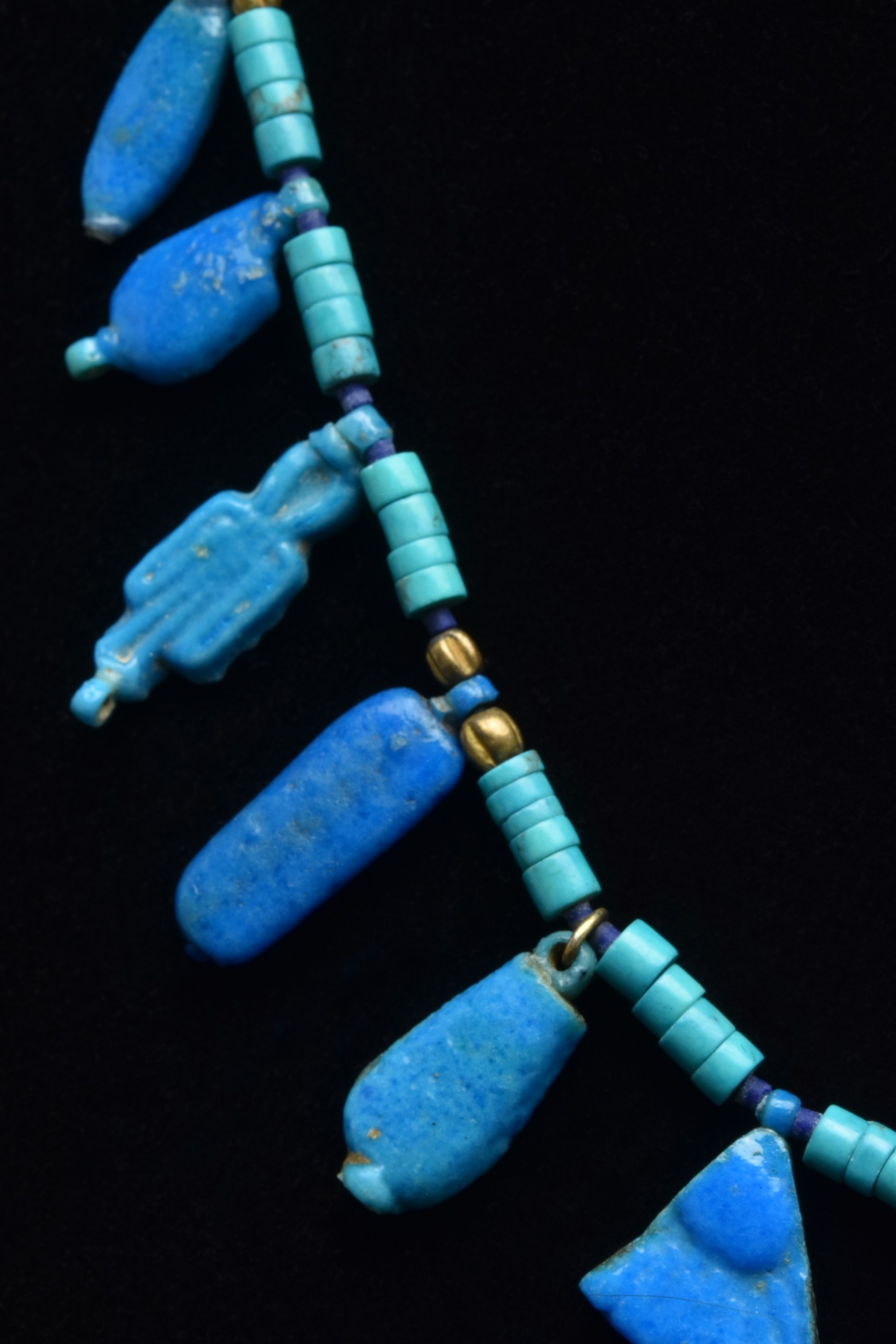 EGYPTIAN FAIENCE AMULETIC NECKLACE - Image 5 of 5