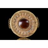 GREEK HELLENISTIC GOLD FILIGREE PENDANT WITH CENTRAL AGATE CABOCHON