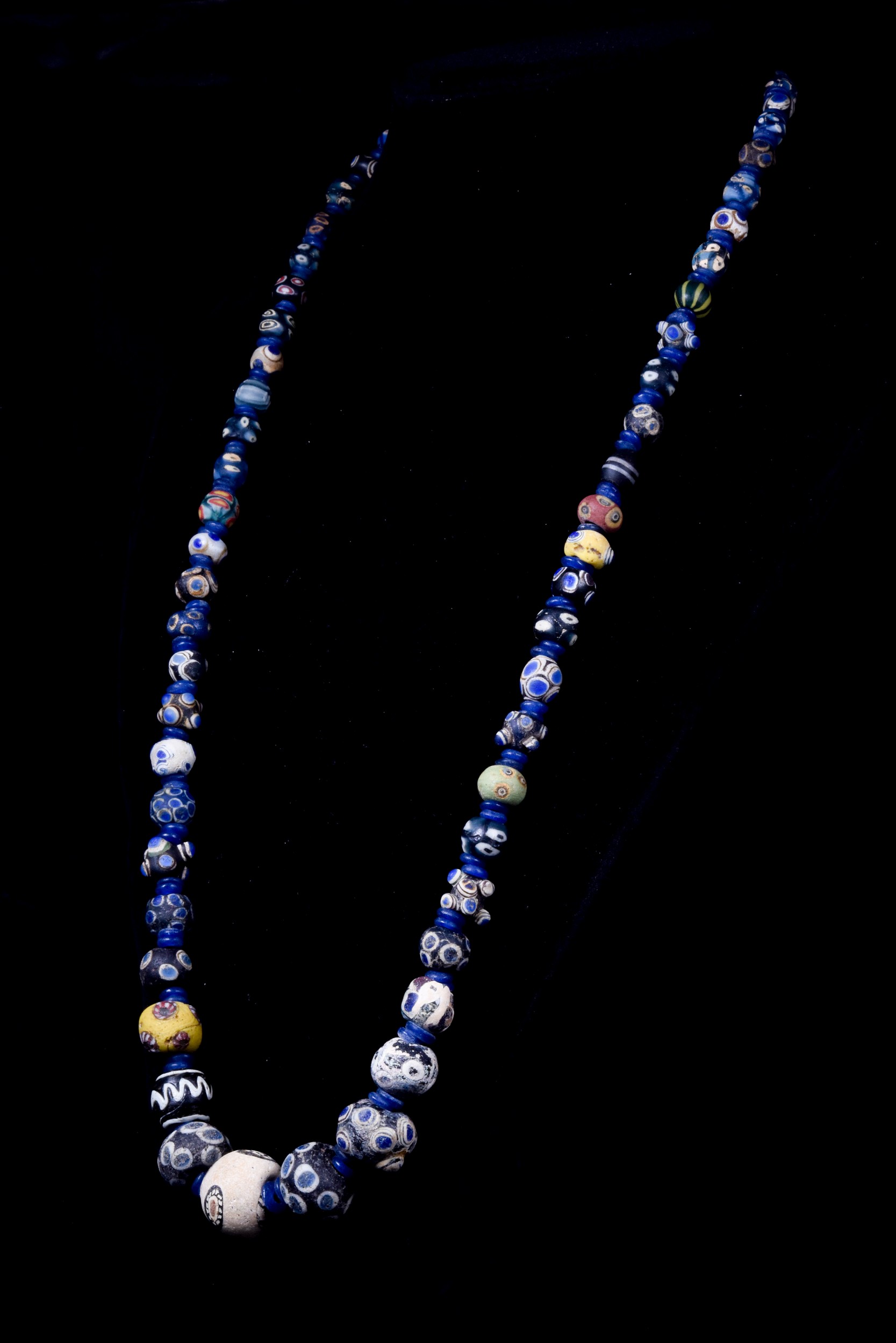 PHOENICIAN NECKLACE - Image 2 of 4