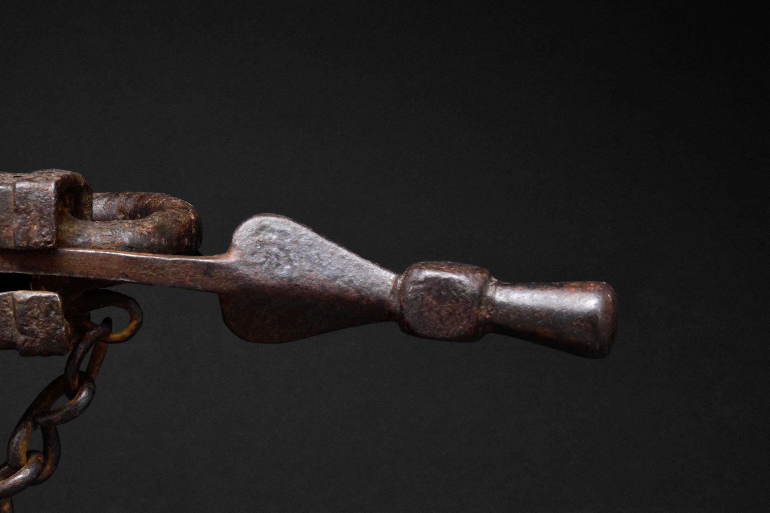 ANTIQUE ISLAMIC CAST IRON BOLT LOCK - Image 6 of 7