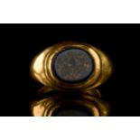 ROMAN GOLD SIGNET RING WITH SARDONYX INTAGLIO