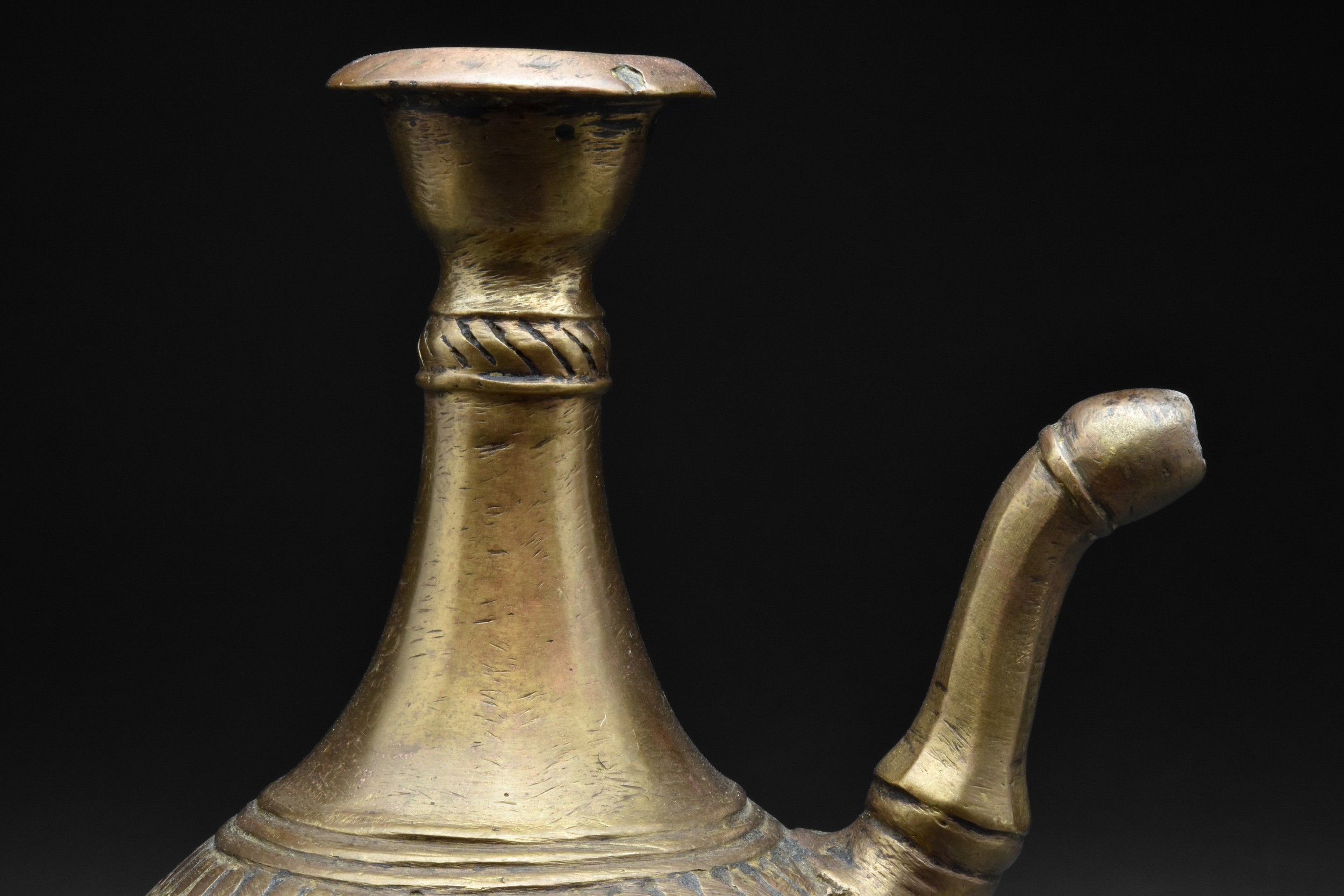 INDIAN MUGHAL OR DECCAN BRASS EWER - Image 6 of 6