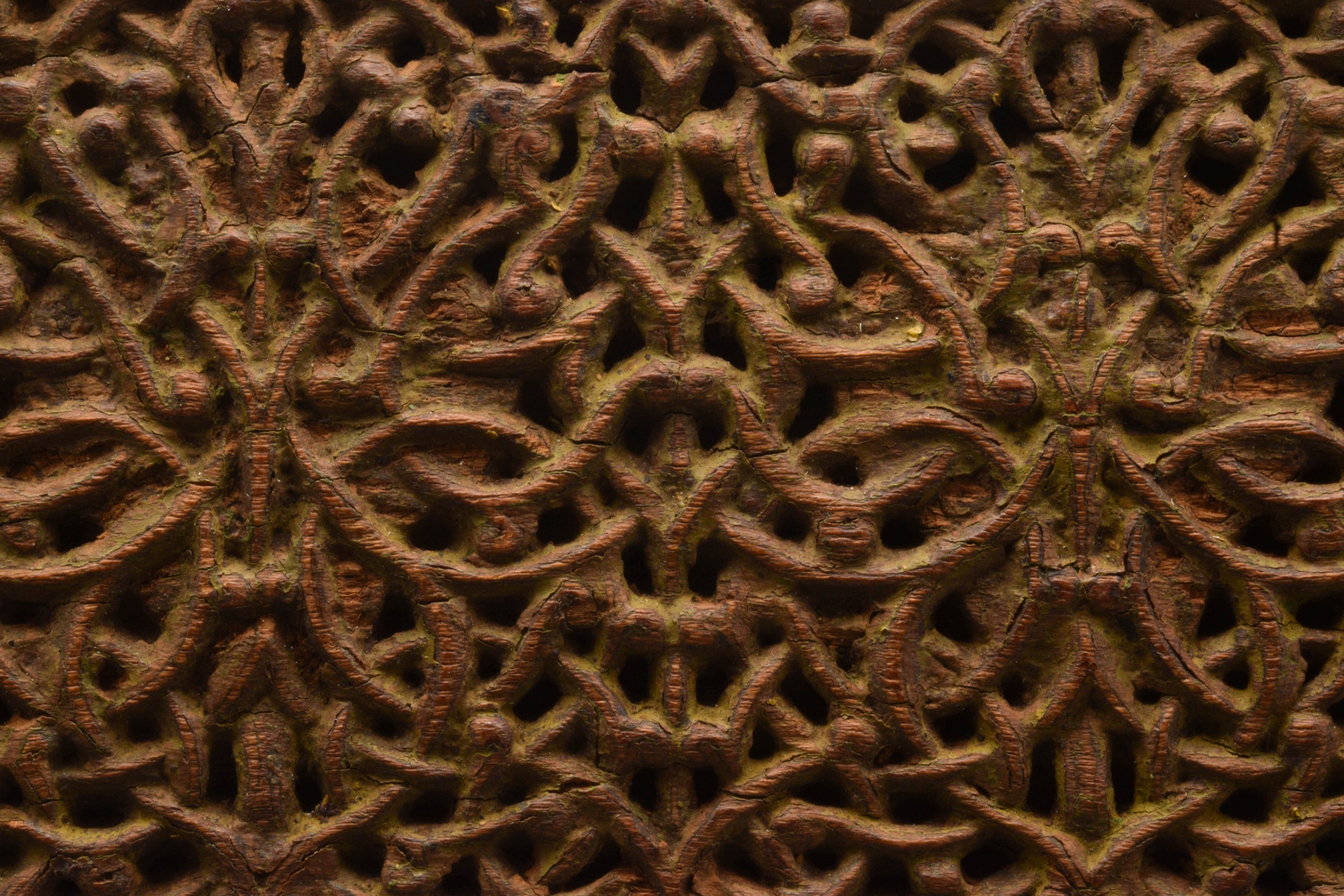 MAMLUK OR EARLIER CARVED WOODEN PANEL - FULL REPORT - Image 5 of 8