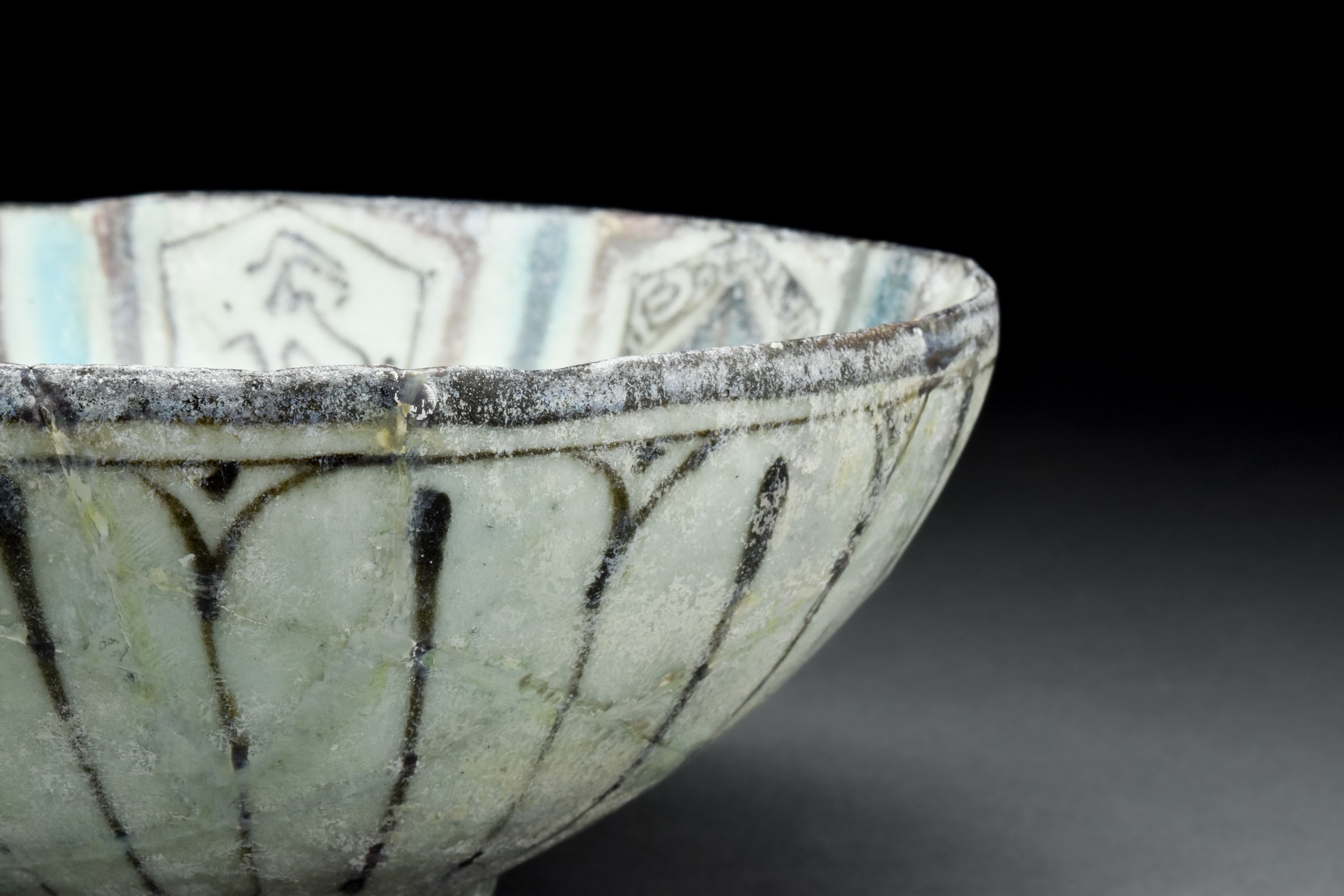 SELJUK BOWL WITH WRITING INSCRIBED IN SGRAFFITO - Image 5 of 5