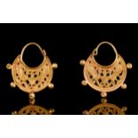 BYZANTINE GOLD MATCHED PAIR OF EARRINGS WITH BIRDS