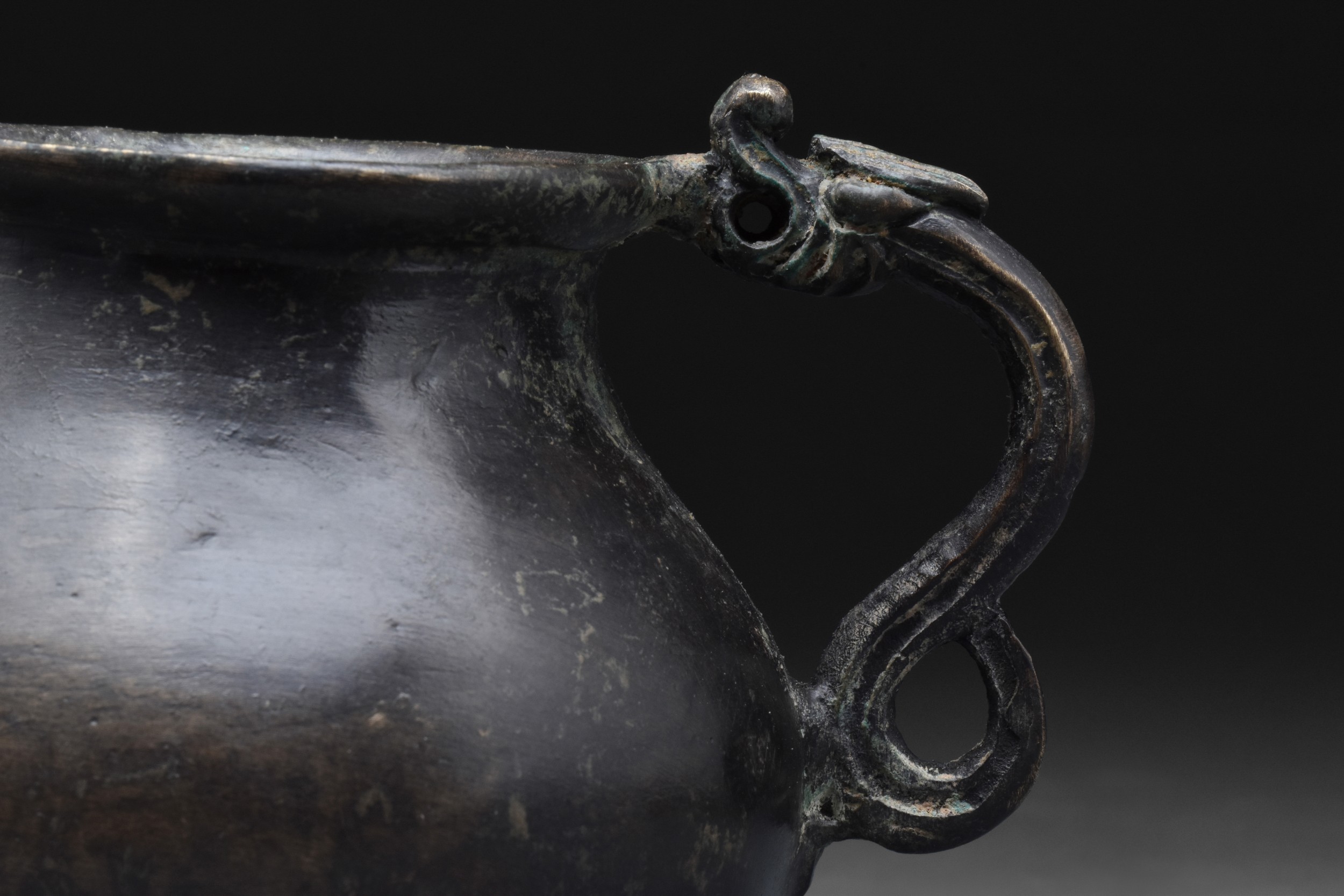SAFAVID BLACK POTTERY JUG WITH DRAGON-HEADED HANDLE AND SPOUT - Image 5 of 5