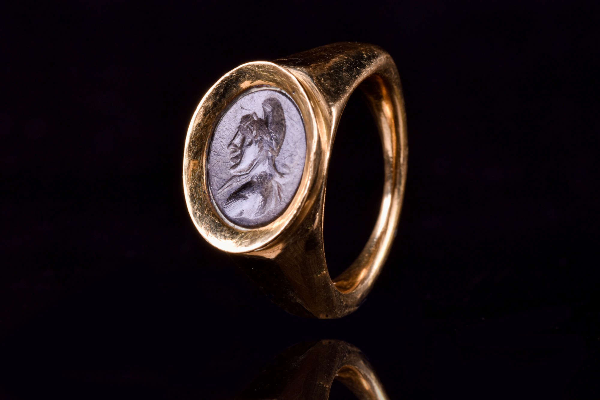 ROMAN ATTIS INTAGLIO IN HEAVY GOLD RING - Bild 2 aus 6