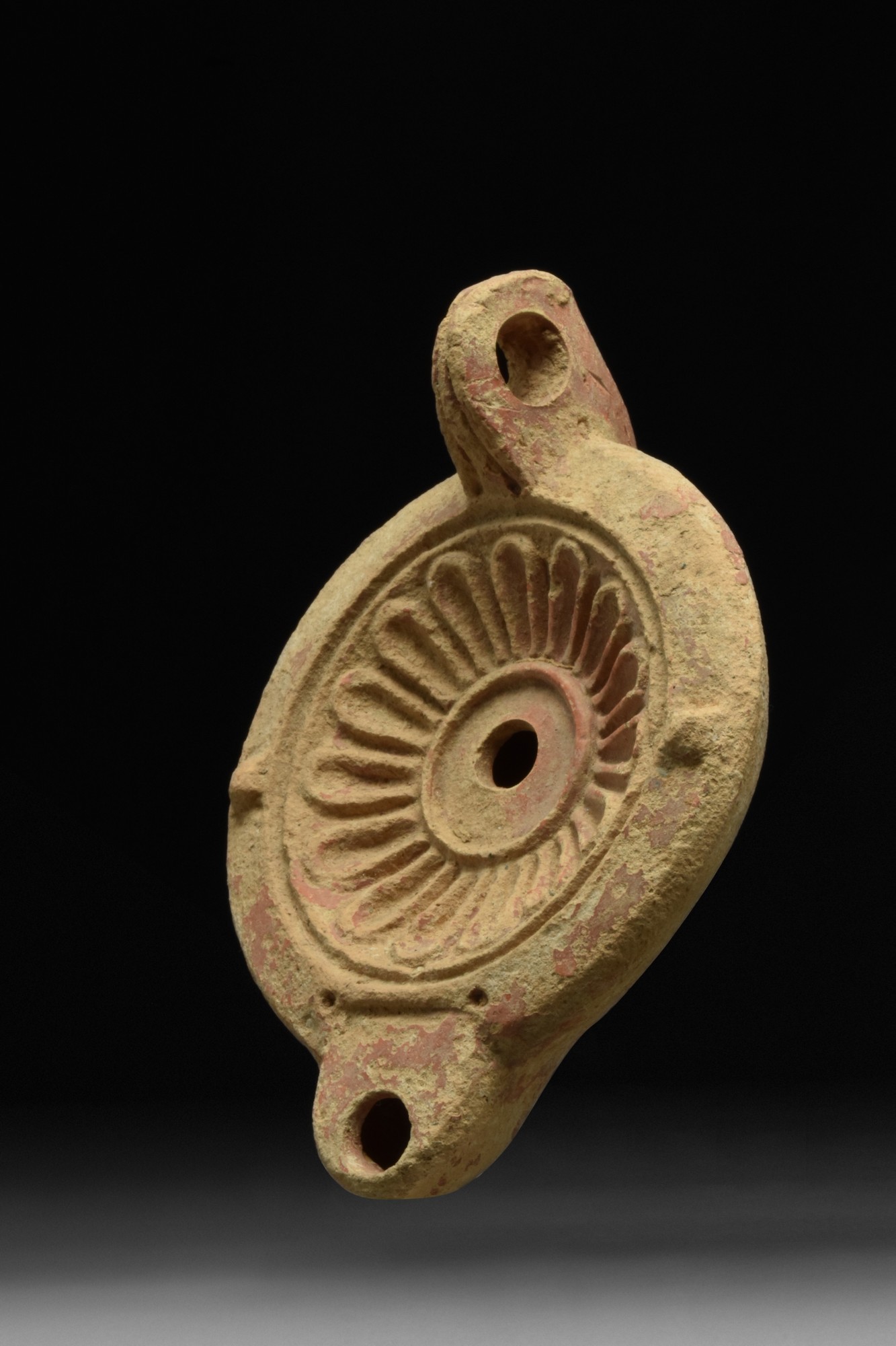 ROMAN TERRACOTTA OIL LAMP WITH ROSETTE AND MAKER'S MARK - Bild 2 aus 5