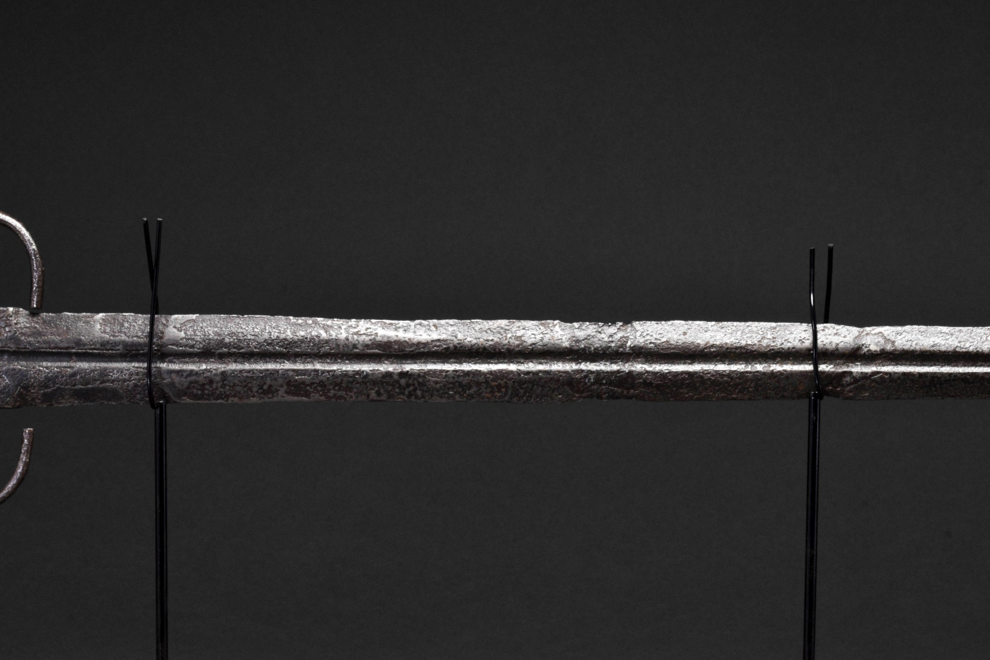 MEDIEVAL IRON SWORD - FULL REPORT - Image 4 of 7