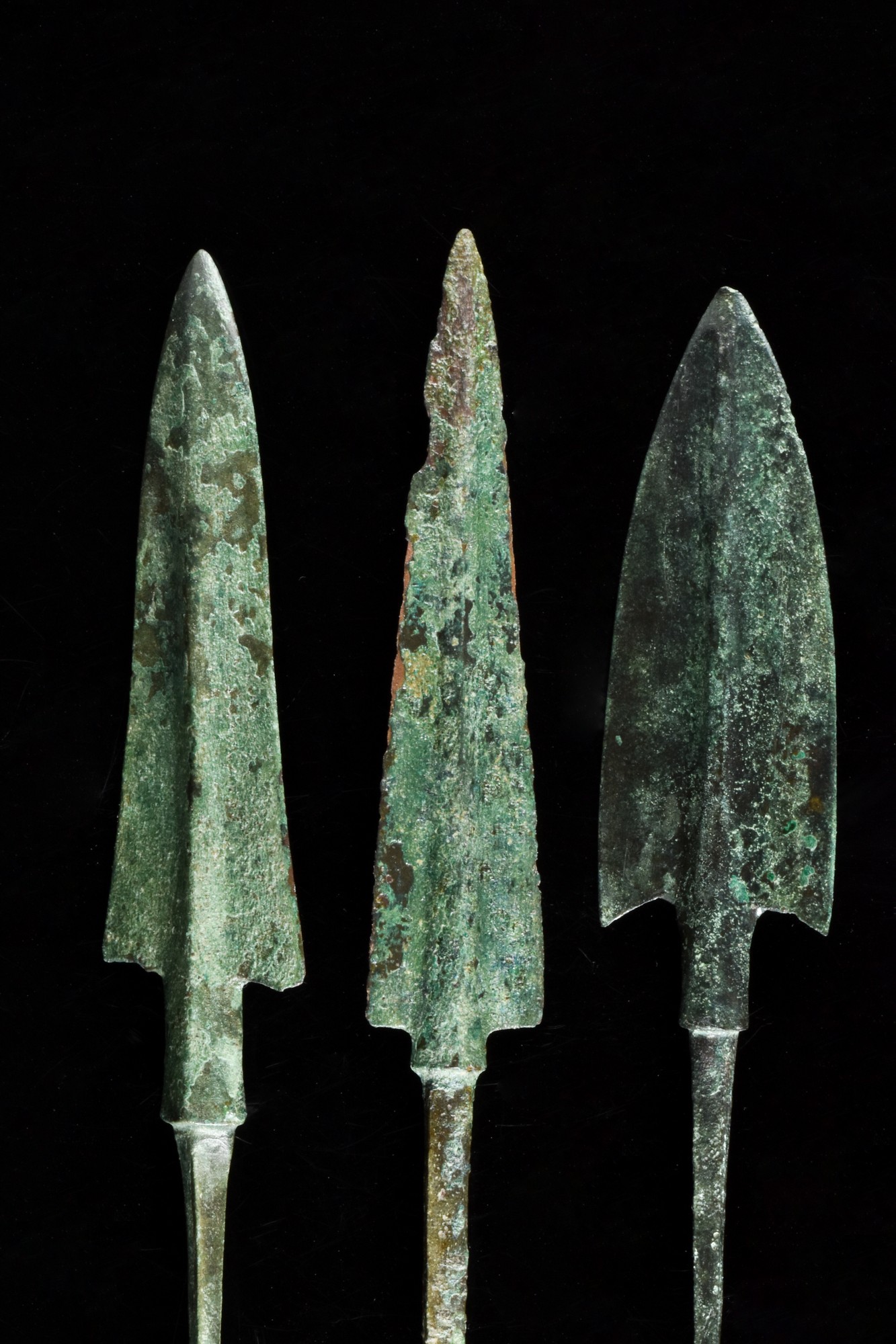 ANCIENT BRONZE SPEAR WITH STAND - Bild 4 aus 4