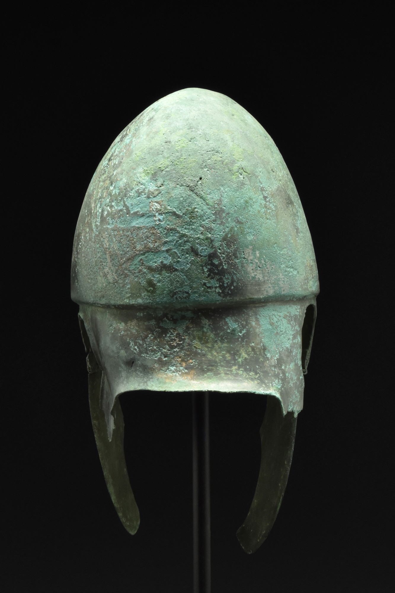 GREEK CHALCIDIAN BRONZE HELMET - Image 4 of 8