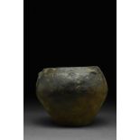 EUROPEAN NEOLITHIC POTTERY VESSEL