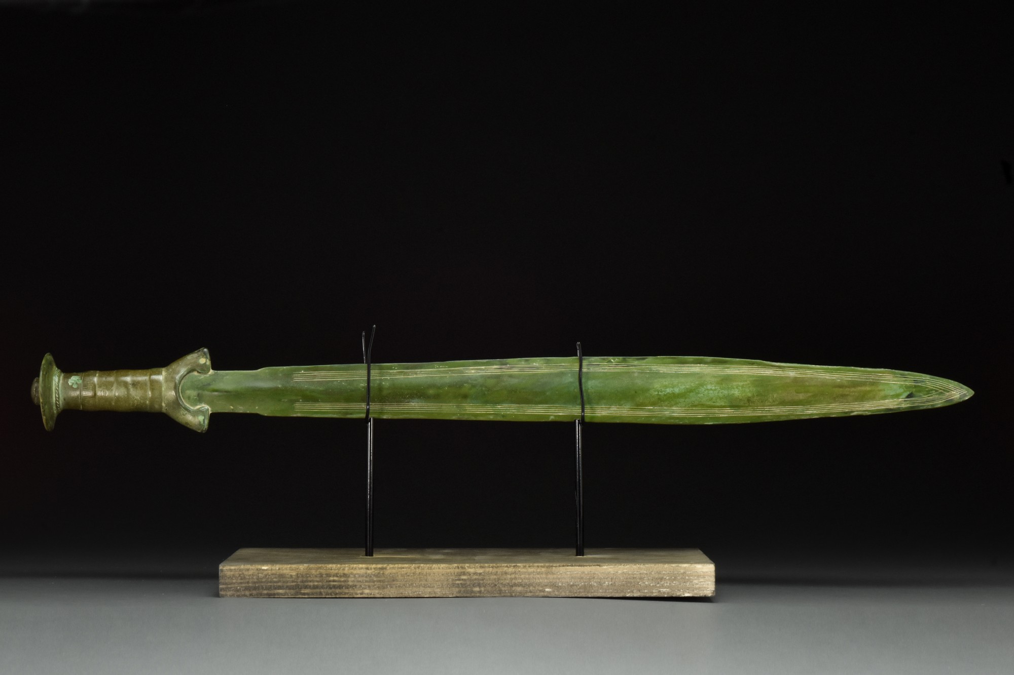 ELABORATE CELTIC BRONZE AGE SWORD WITH HANDLE - Image 2 of 5