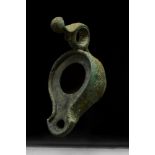 ROMAN BRONZE OIL LAMP WITH LEAF