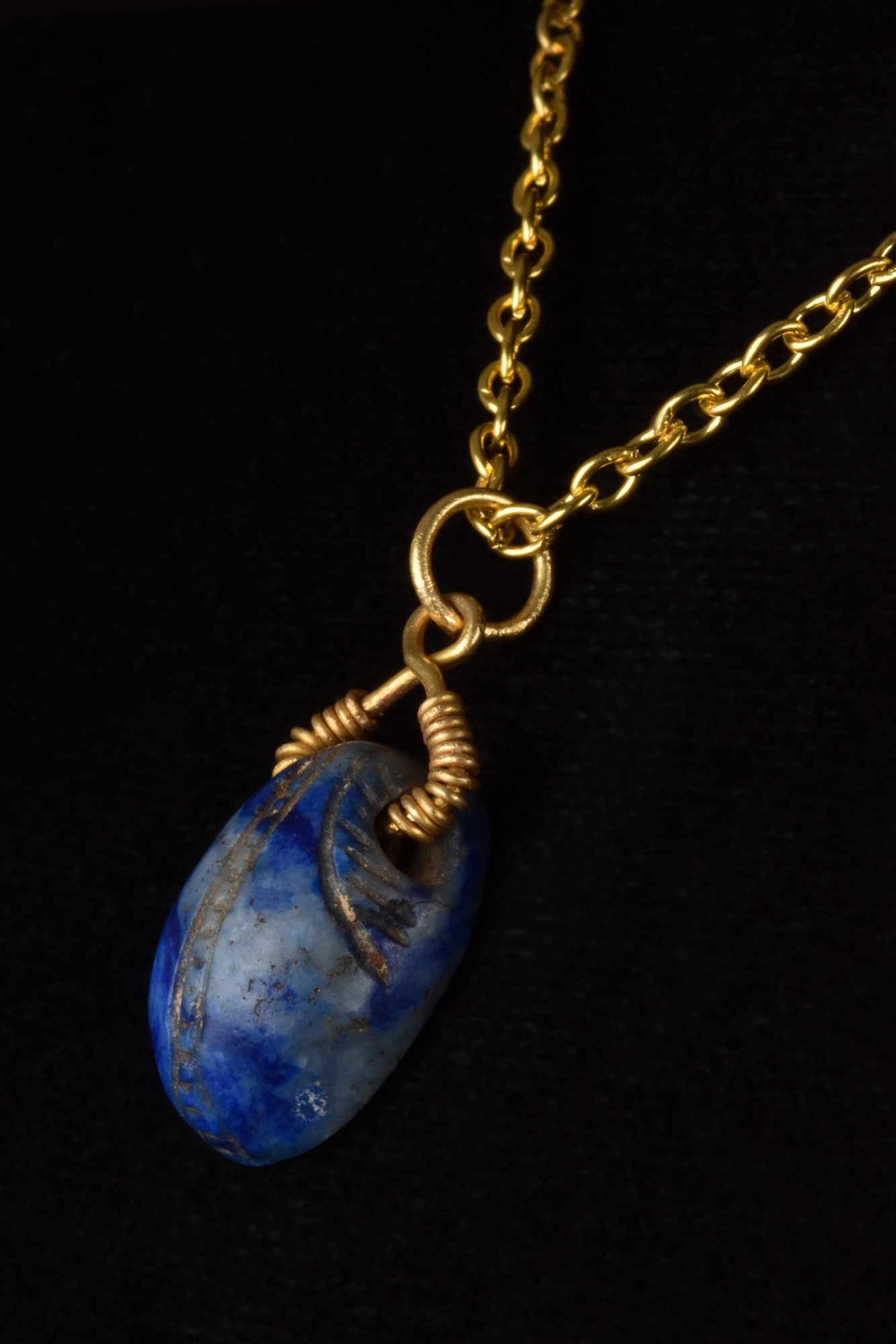 PHOENICIAN LAPIS LAZULI SCARAB PENDANT - Image 2 of 4