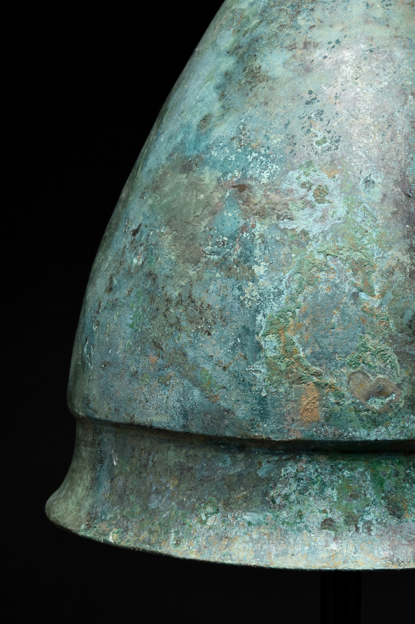 ETRUSCO-ITALIC BRONZE NAGAU TYPE HELMET - XRF TESTED - Image 3 of 8