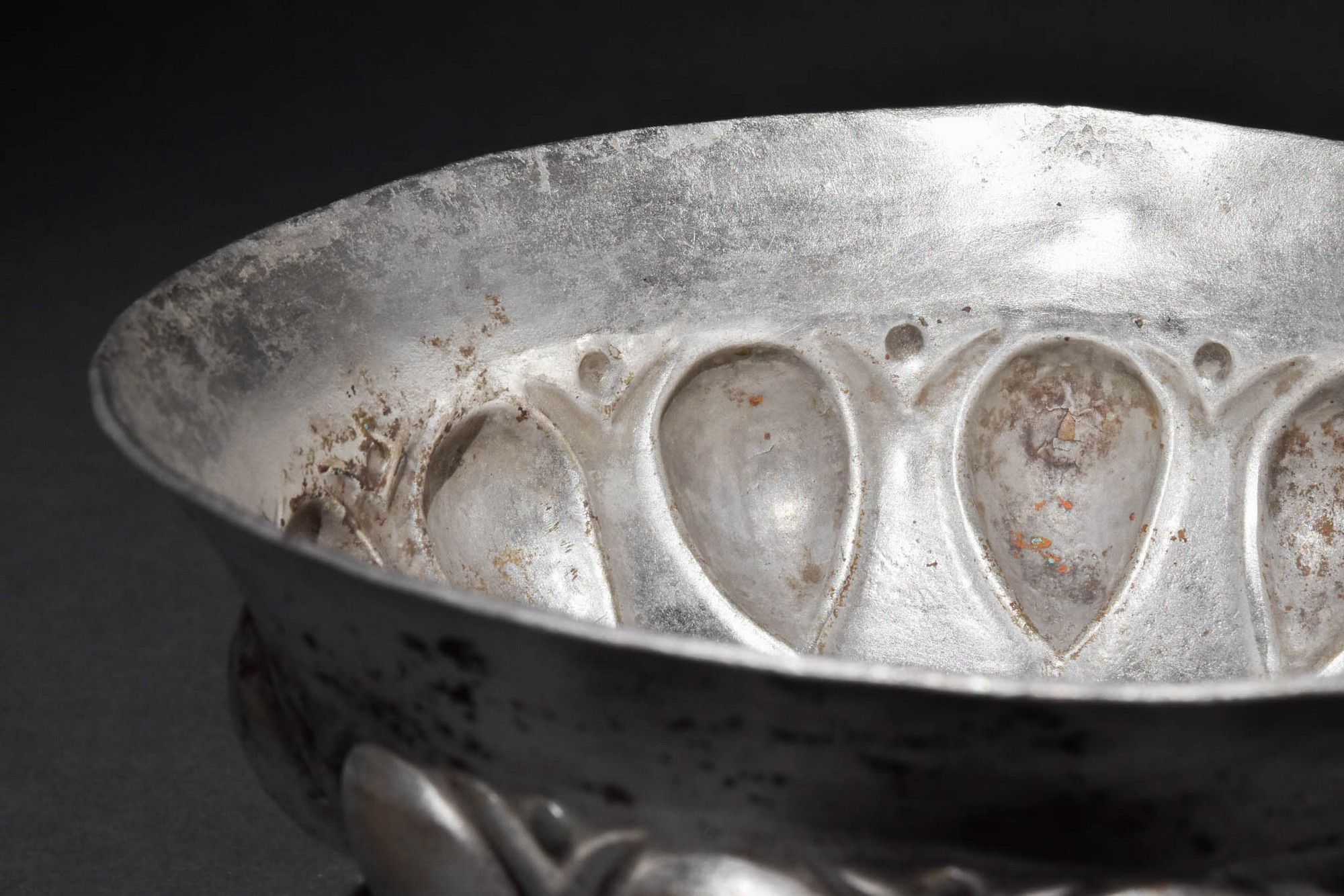 HELLENISTIC SILVER PHILAE BOWL - Image 4 of 6