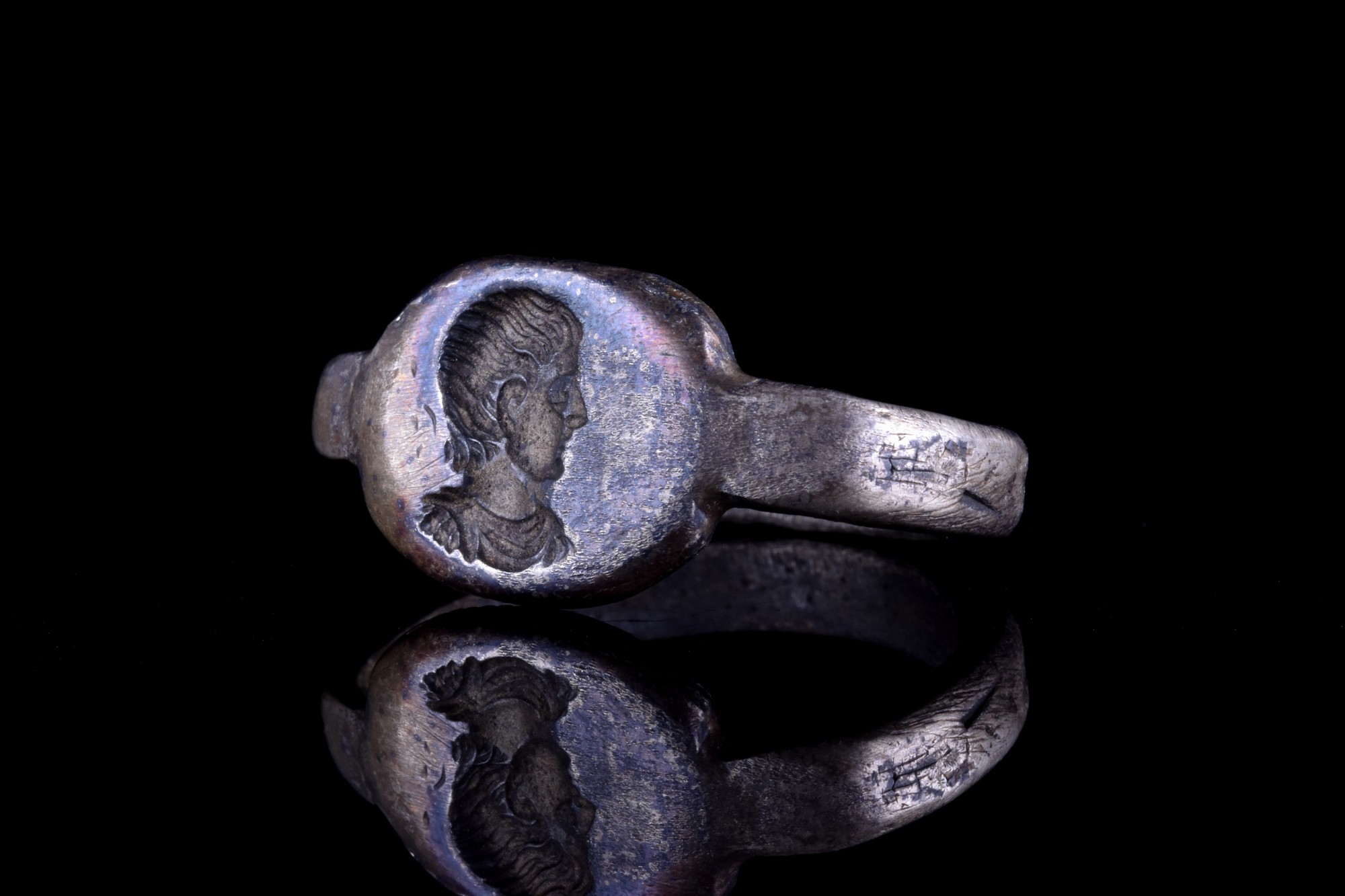 LATE ROMAN SILVER RING WITH EMPEROR PORTRAIT