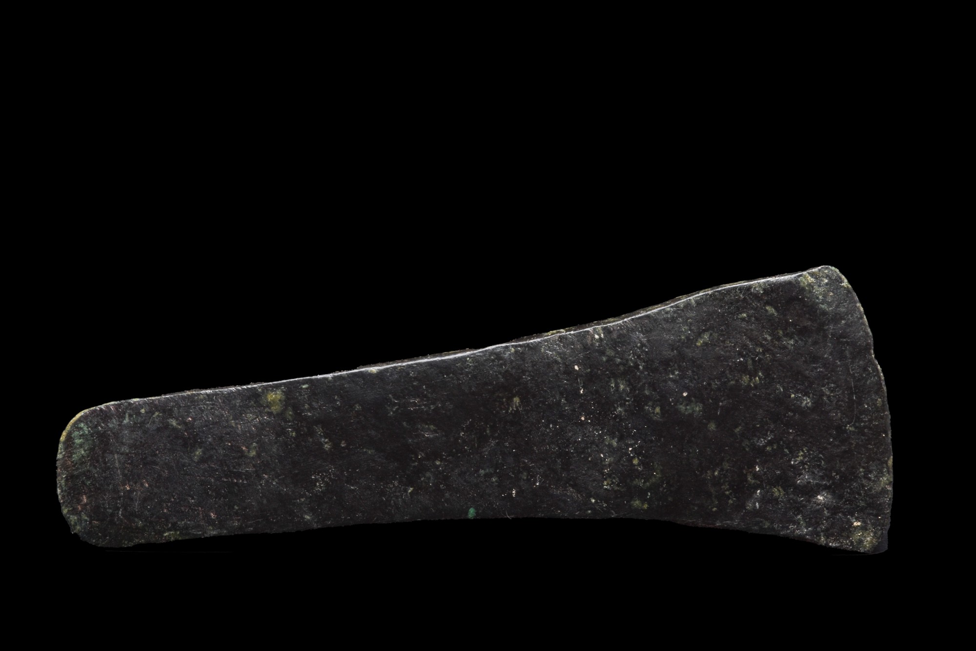 EUROPEAN BRONZE AGE FLAT AXE - Image 2 of 3