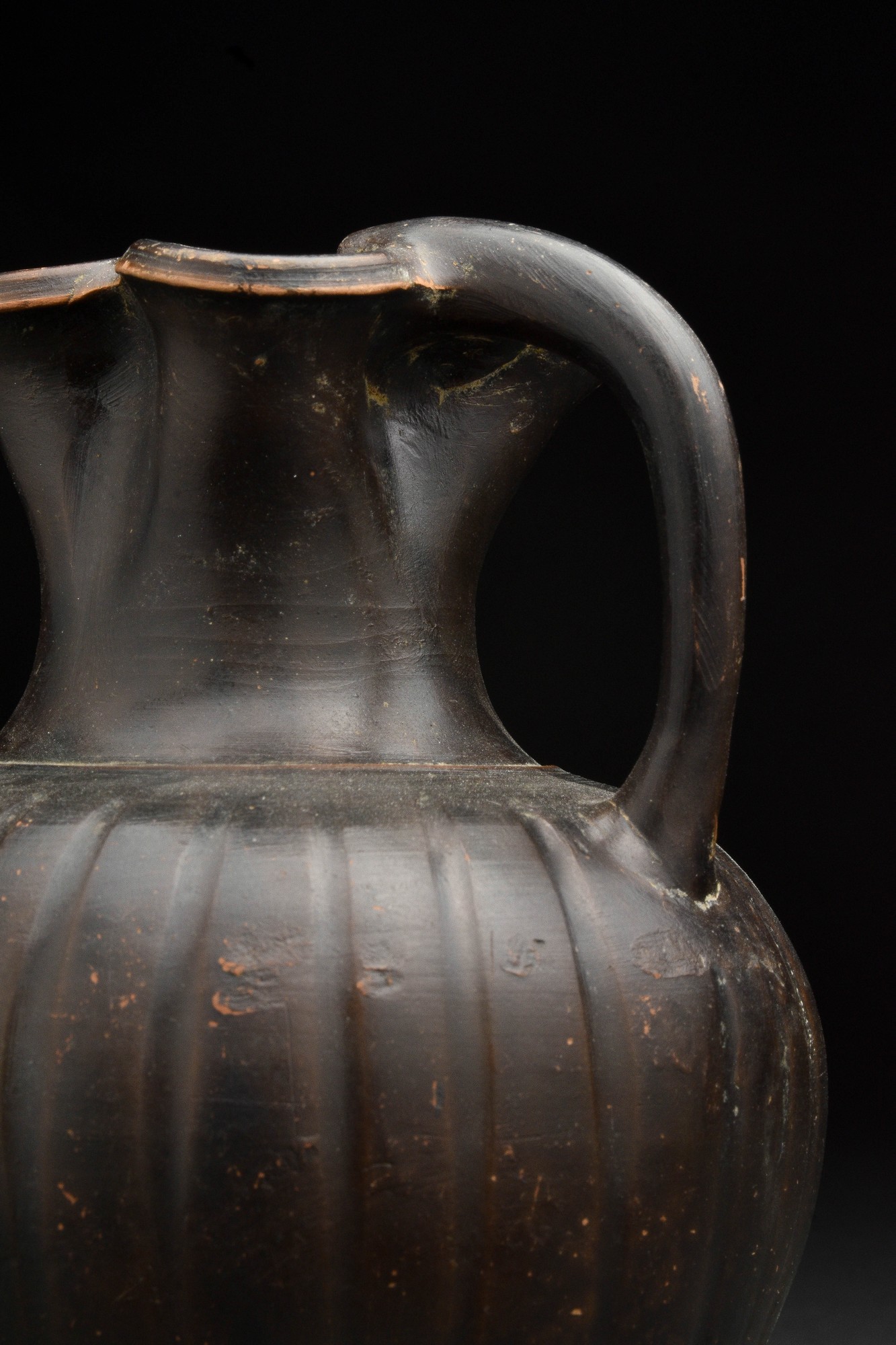 ANCIENT GREEK CAMPANIAN BLACK GLAZED OINOCHOE - Image 6 of 7