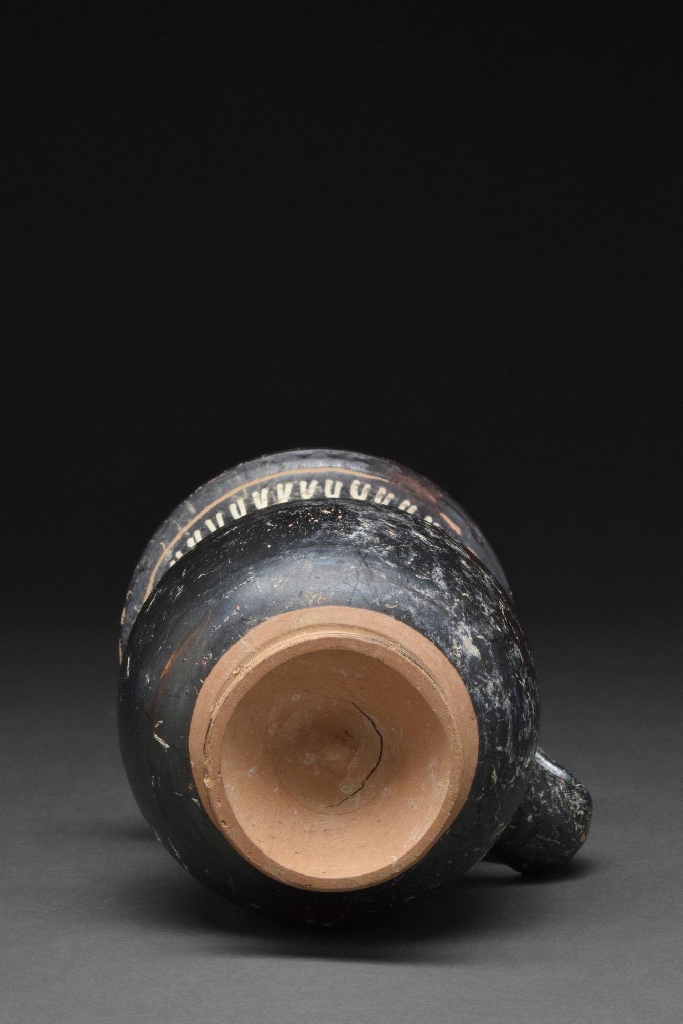 GREEK GNATHIAN TERRACOTTA THISTLE MUG WITH DECORATION - Image 5 of 5