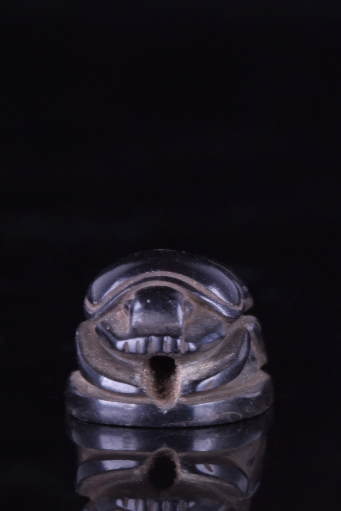 ANCIENT EGYPTIAN BLACK STONE SCARAB - Image 3 of 4