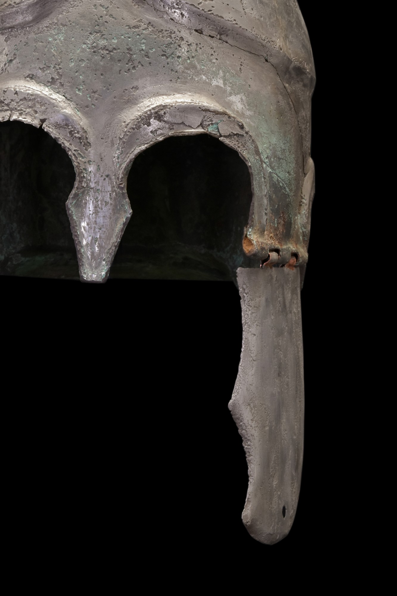 GREEK CHALCIDIAN TINNED BRONZE HELMET - Image 2 of 7