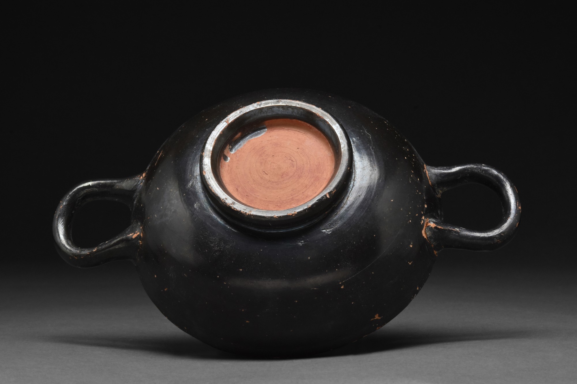 GREEK BLACK GLAZED TERRACOTTA TWO-HANDLED KYLIX - Image 4 of 4