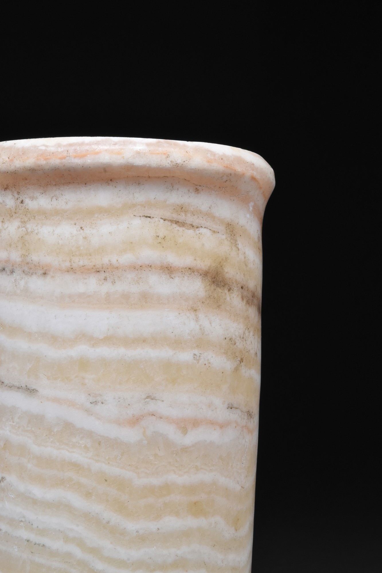 BACTRIAN ALABASTER VESSEL - Image 4 of 4