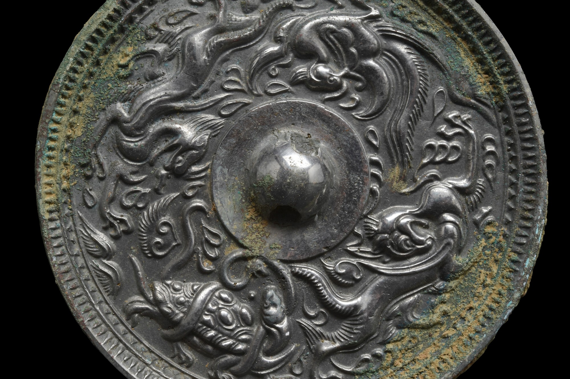 CHINESE TANG DYNASTY BRONZE MIRROR WITH FOUR ANIMALS - Image 4 of 4