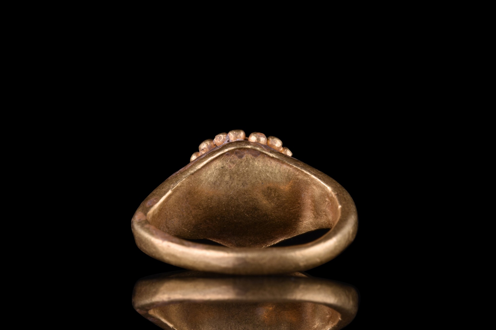BYZANTINE GOLD RING WITH GARNET INTAGLIO - Image 5 of 6