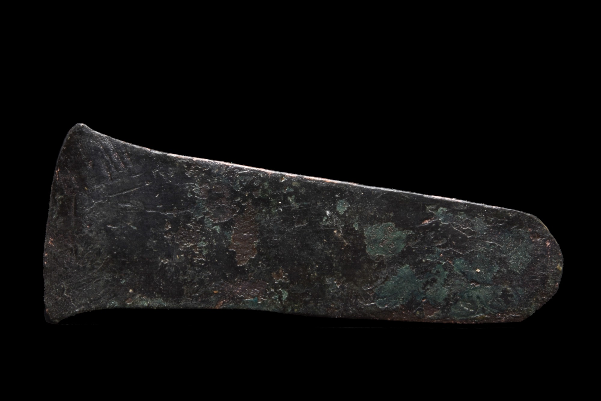 EUROPEAN BRONZE AGE FLAT AXE - Image 2 of 3