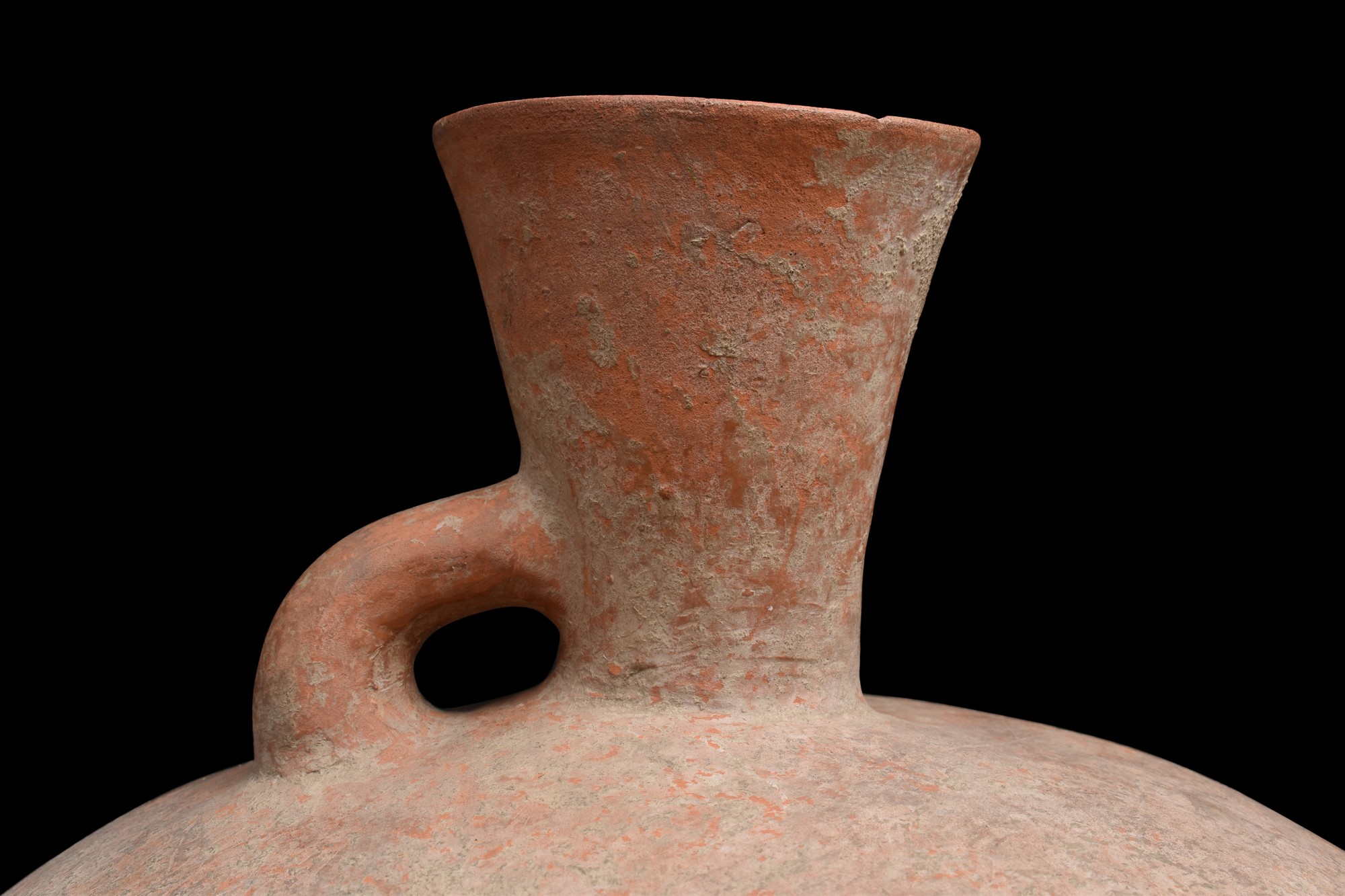 HUGE AMLASH POTTERY VESSEL WITH HANDLE - Image 5 of 5