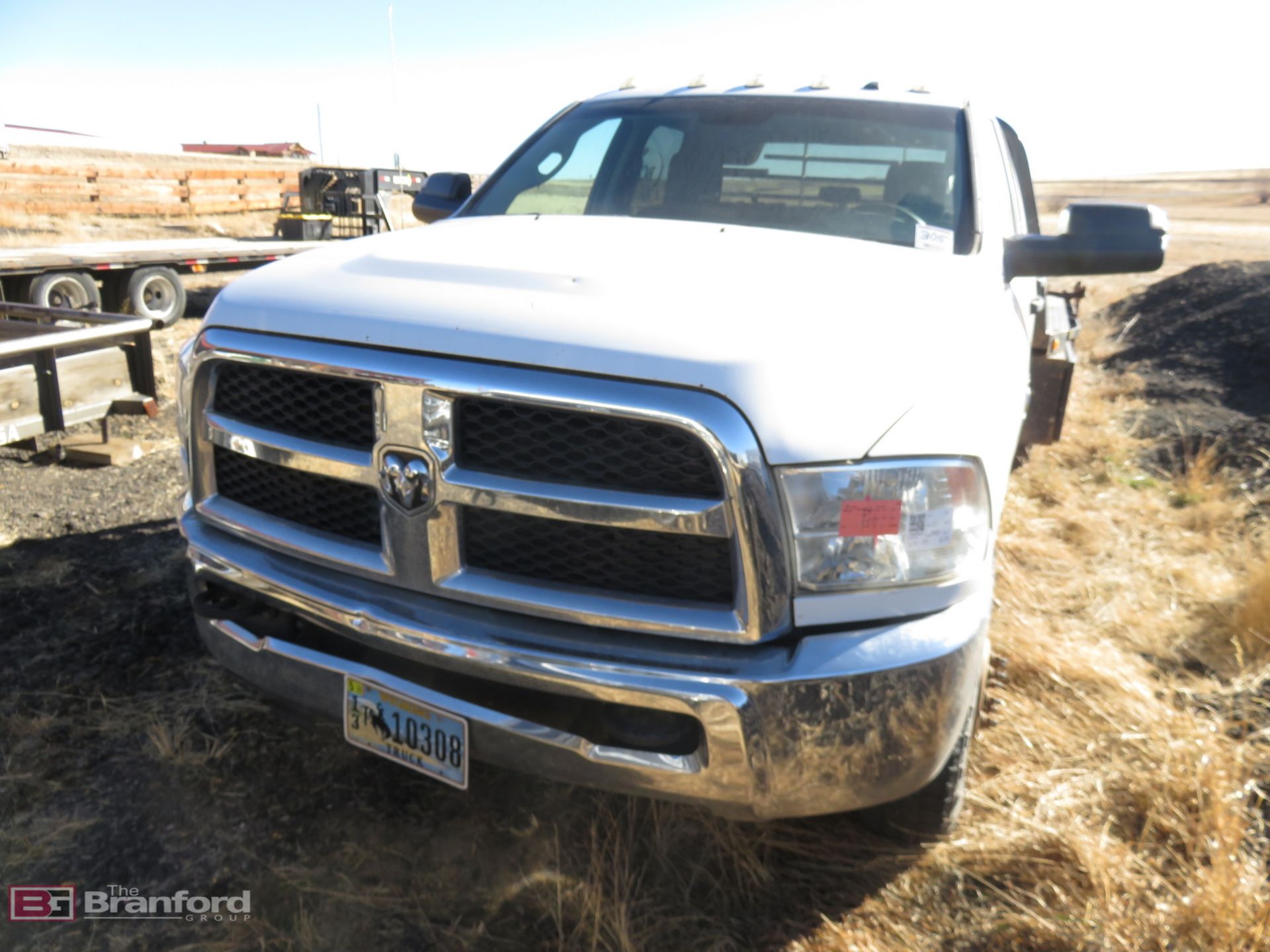 2017 RAM 3500 Heavy Duty SLT crew cab 4x4 flatbed truck - Image 4 of 14