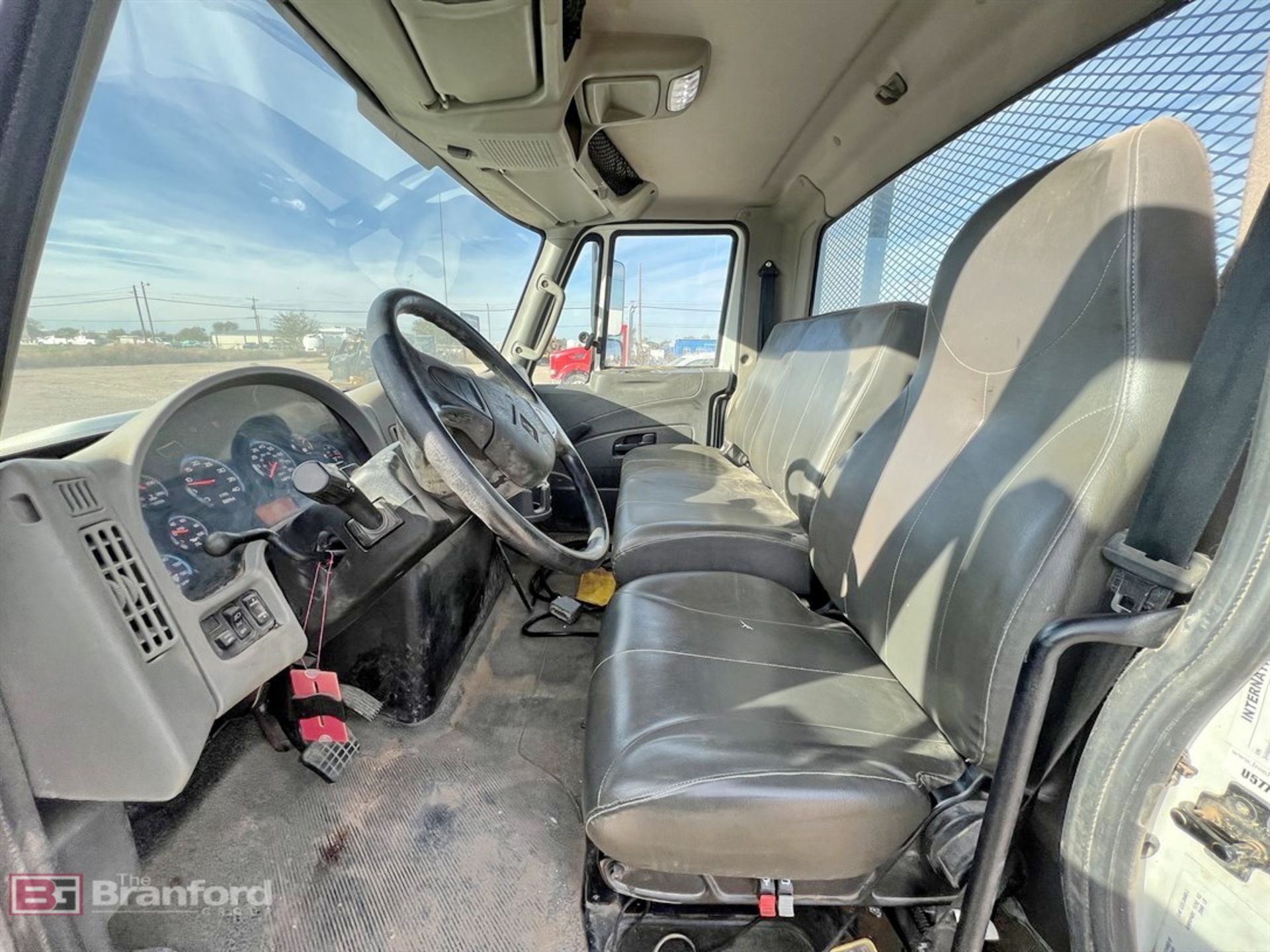 2019 International 4300 durastar 4x2 mechanics truck - Image 9 of 17
