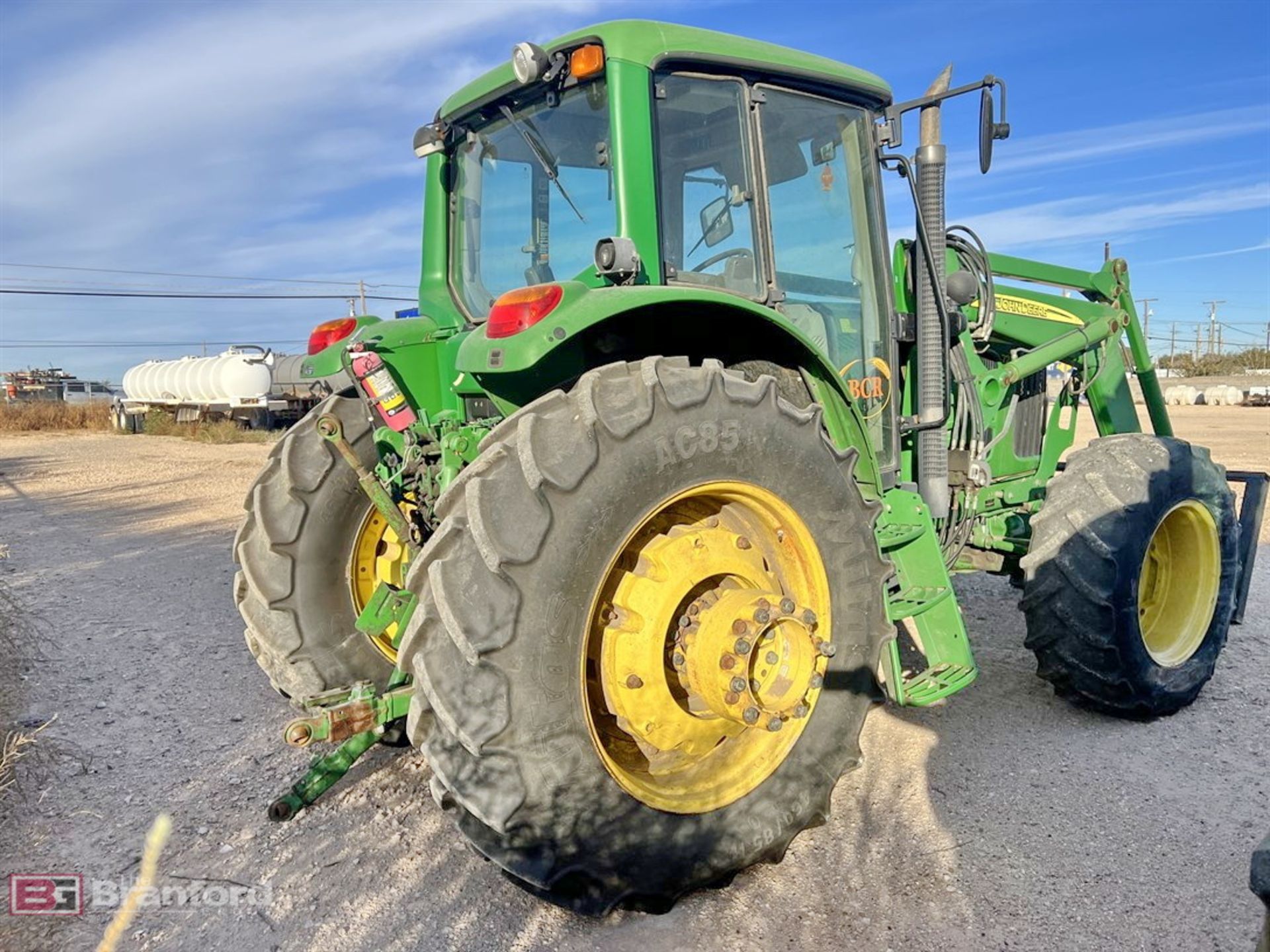 2009 John Deere 7230 tractor - Image 6 of 17