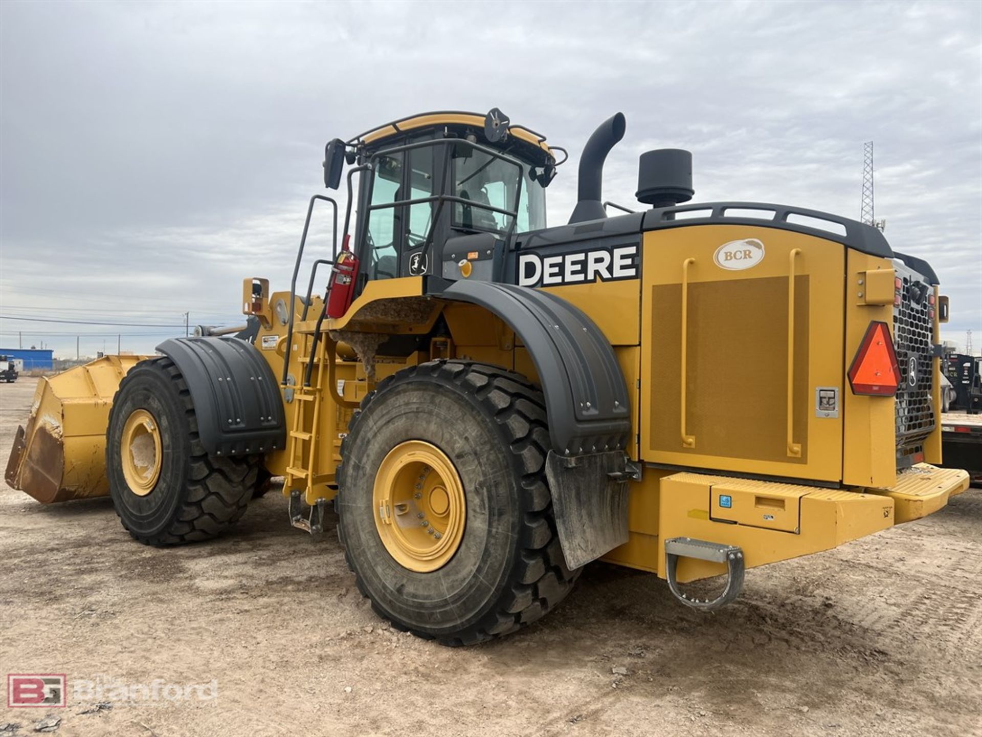 2017 John Deere 844K series III wheel loader - Image 9 of 18