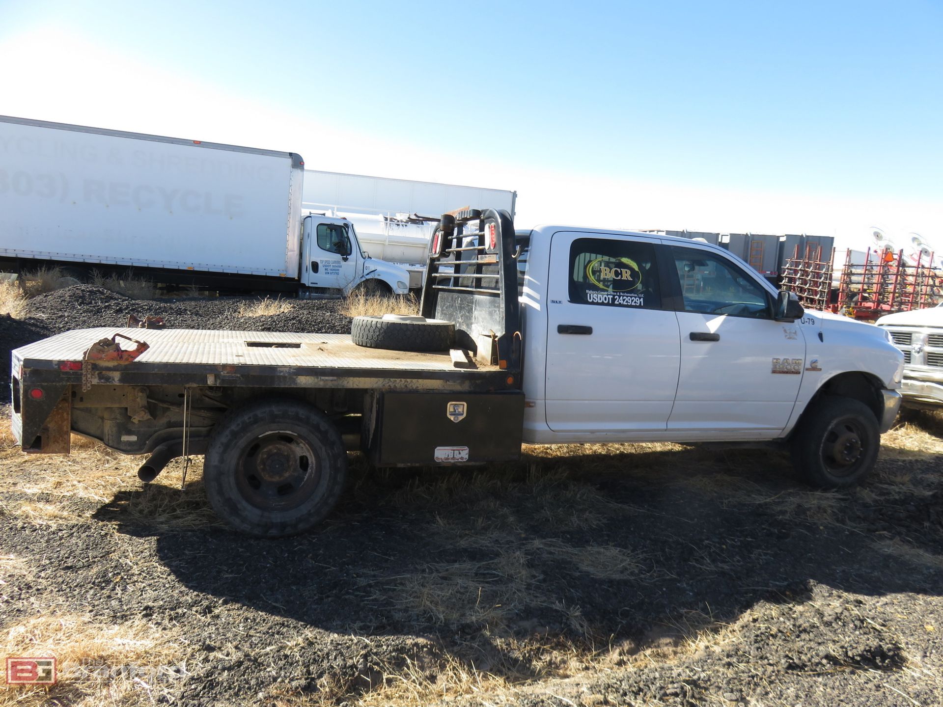 2017 RAM 3500 Heavy Duty SLT crew cab 4x4 flatbed truck - Image 2 of 14