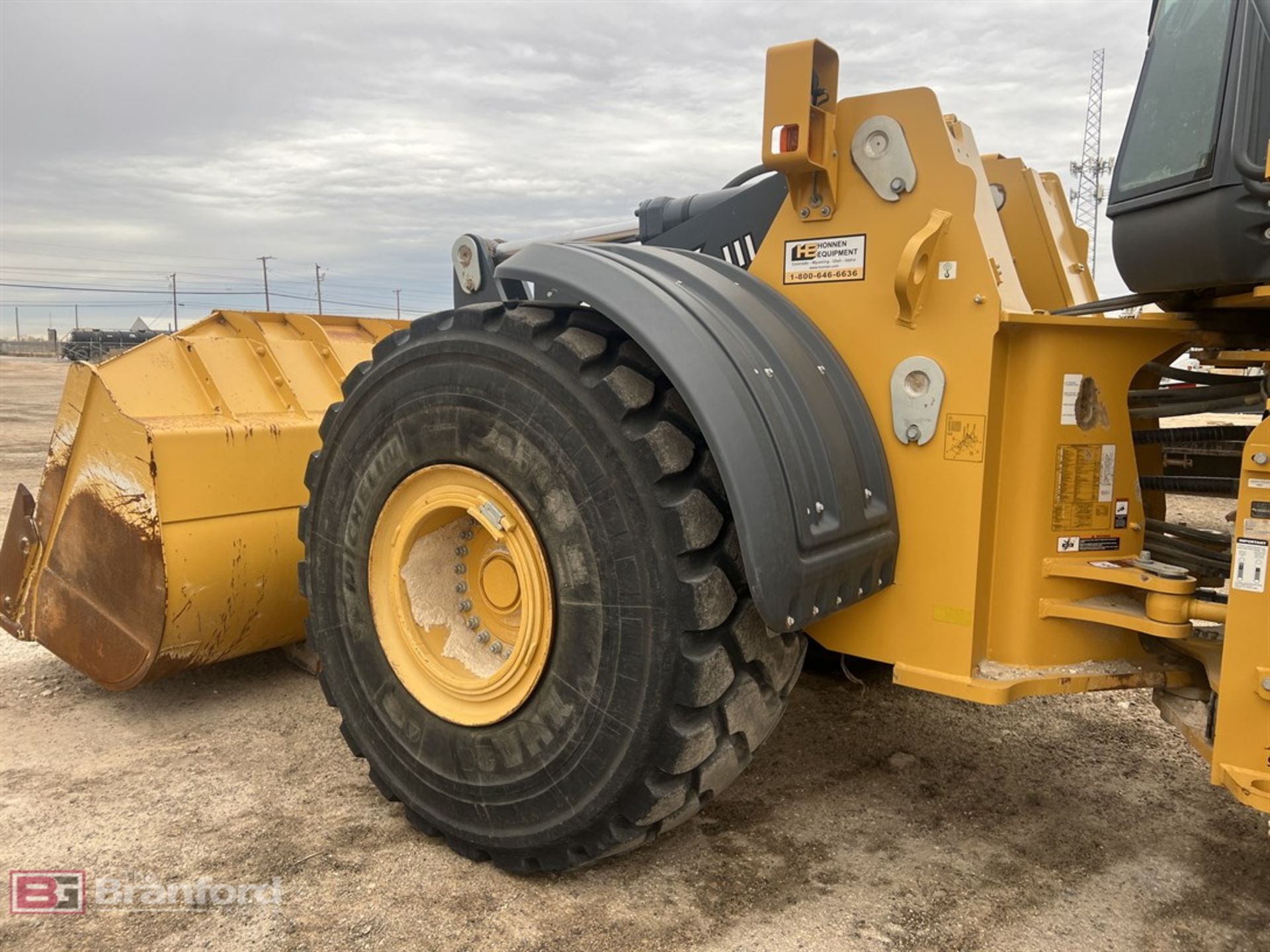 2017 John Deere 844K series III wheel loader - Image 10 of 18