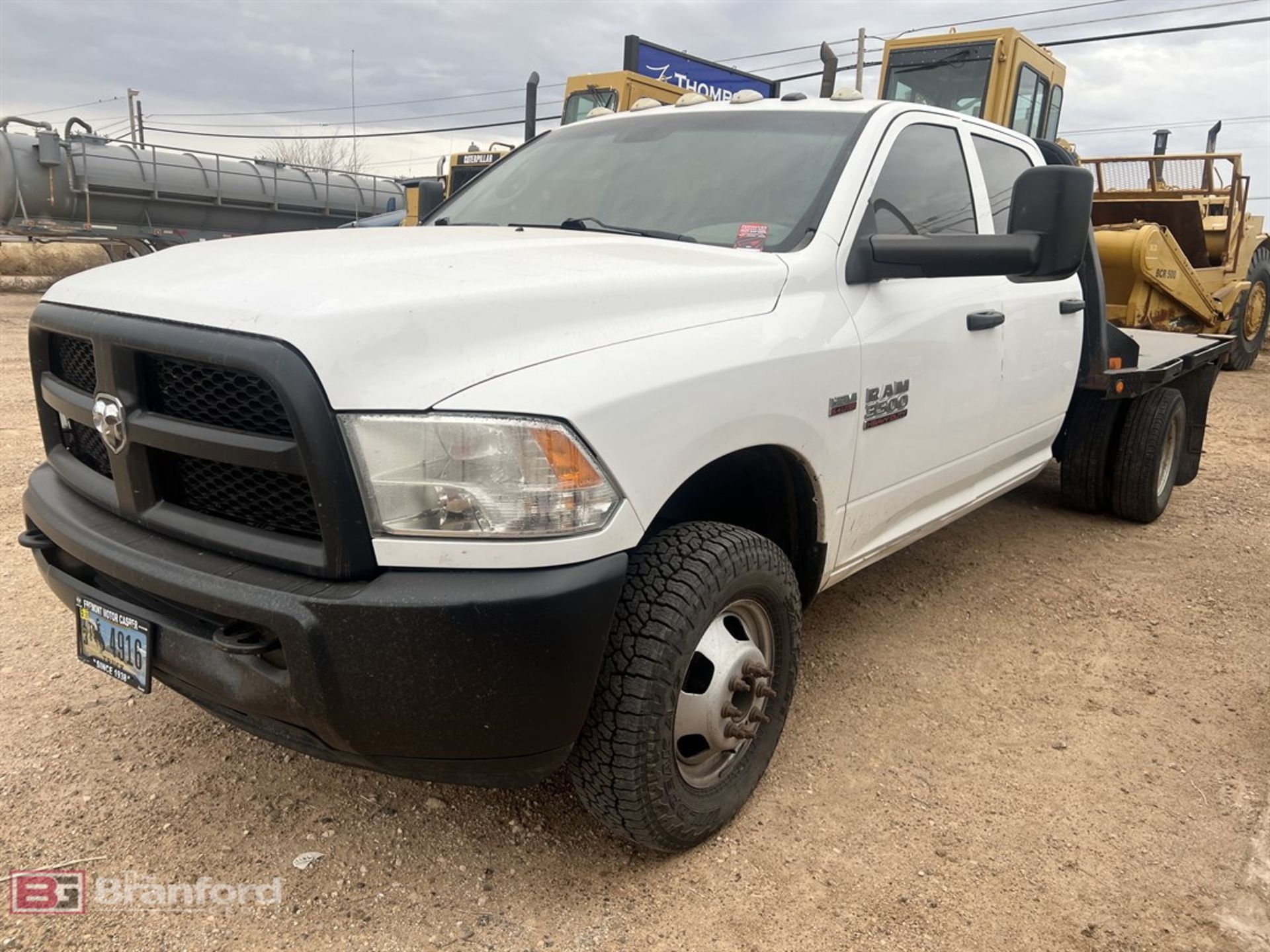 2015 Ram 3500 heavy duty crew cab 4x4 flatbed truck