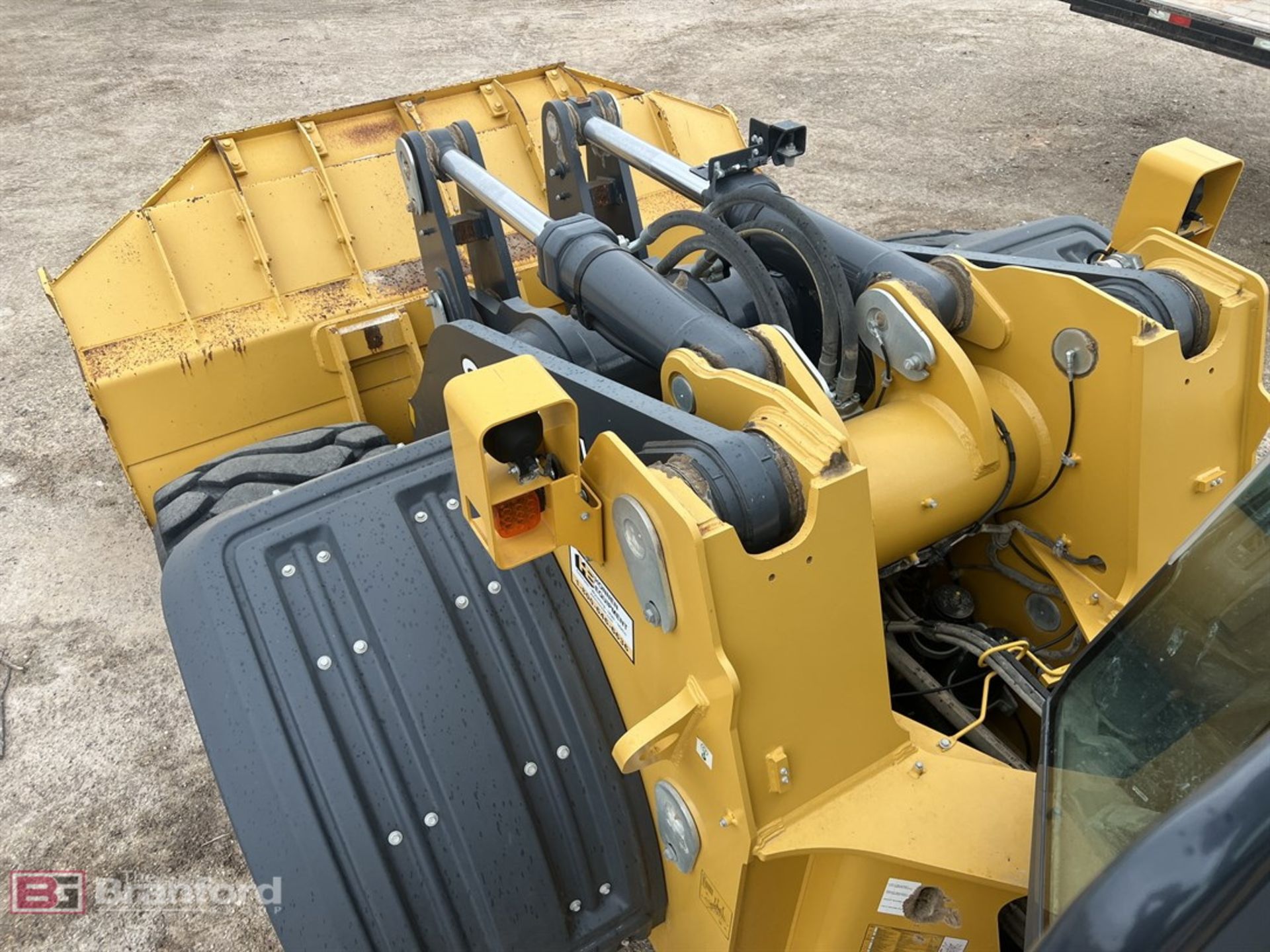 2017 John Deere 844K series III wheel loader - Image 11 of 18