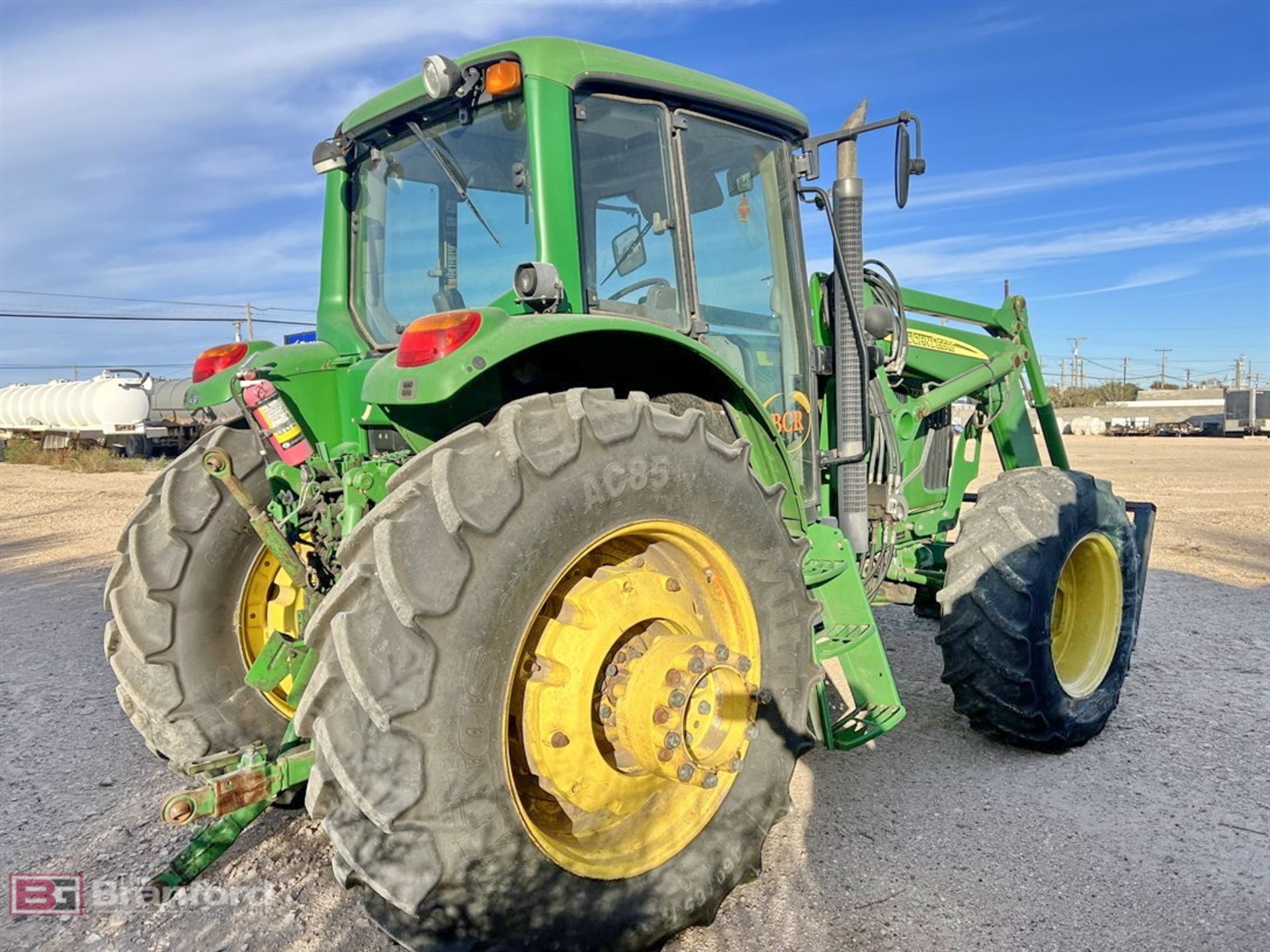 2009 John Deere 7230 tractor - Image 8 of 17