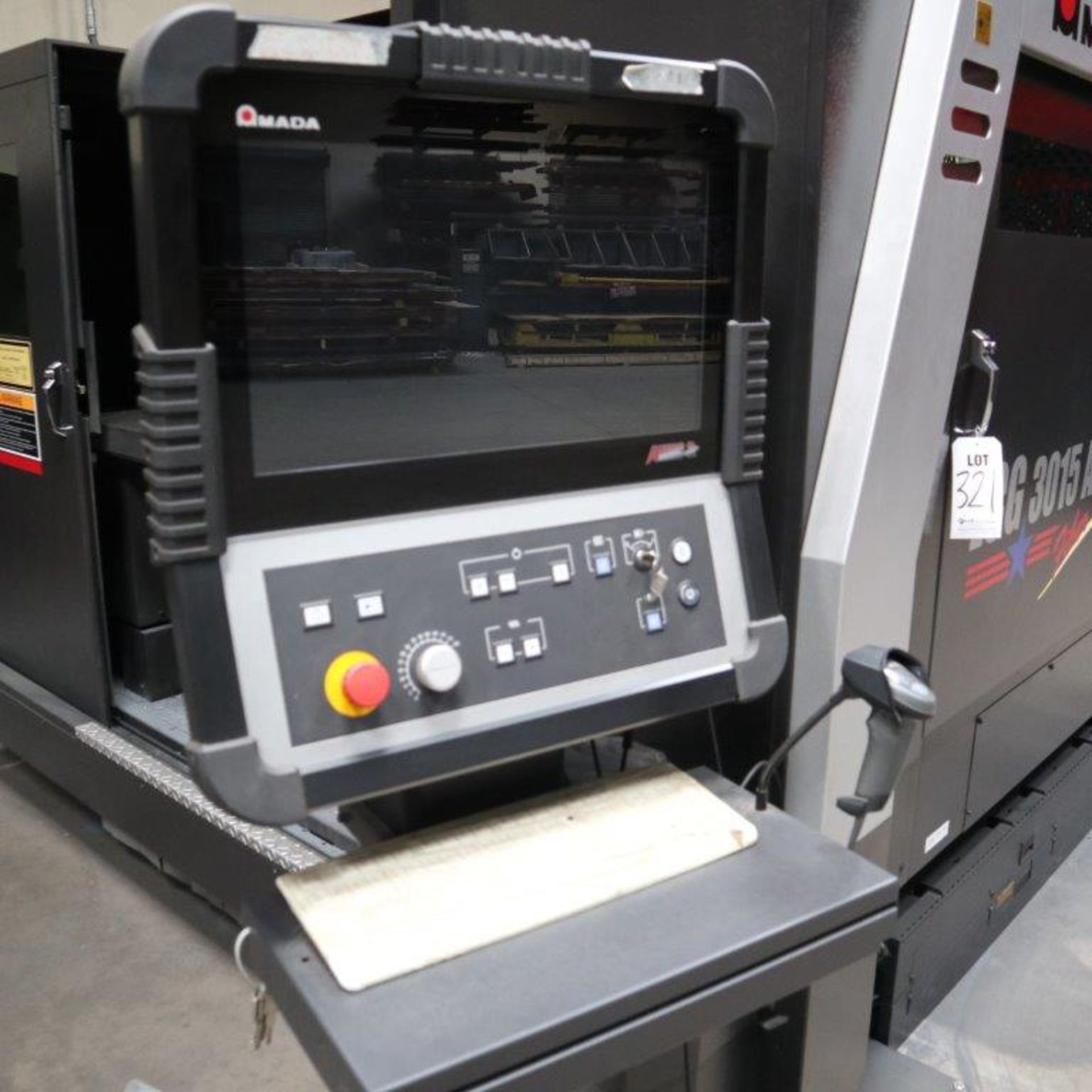 2018 AMADA LCG 3015 AJ FIBER LASER, TRAVELS: X AXIS: 120.87", Y AXIS: 61.02", Z AXIS: 3.9", - Image 5 of 10