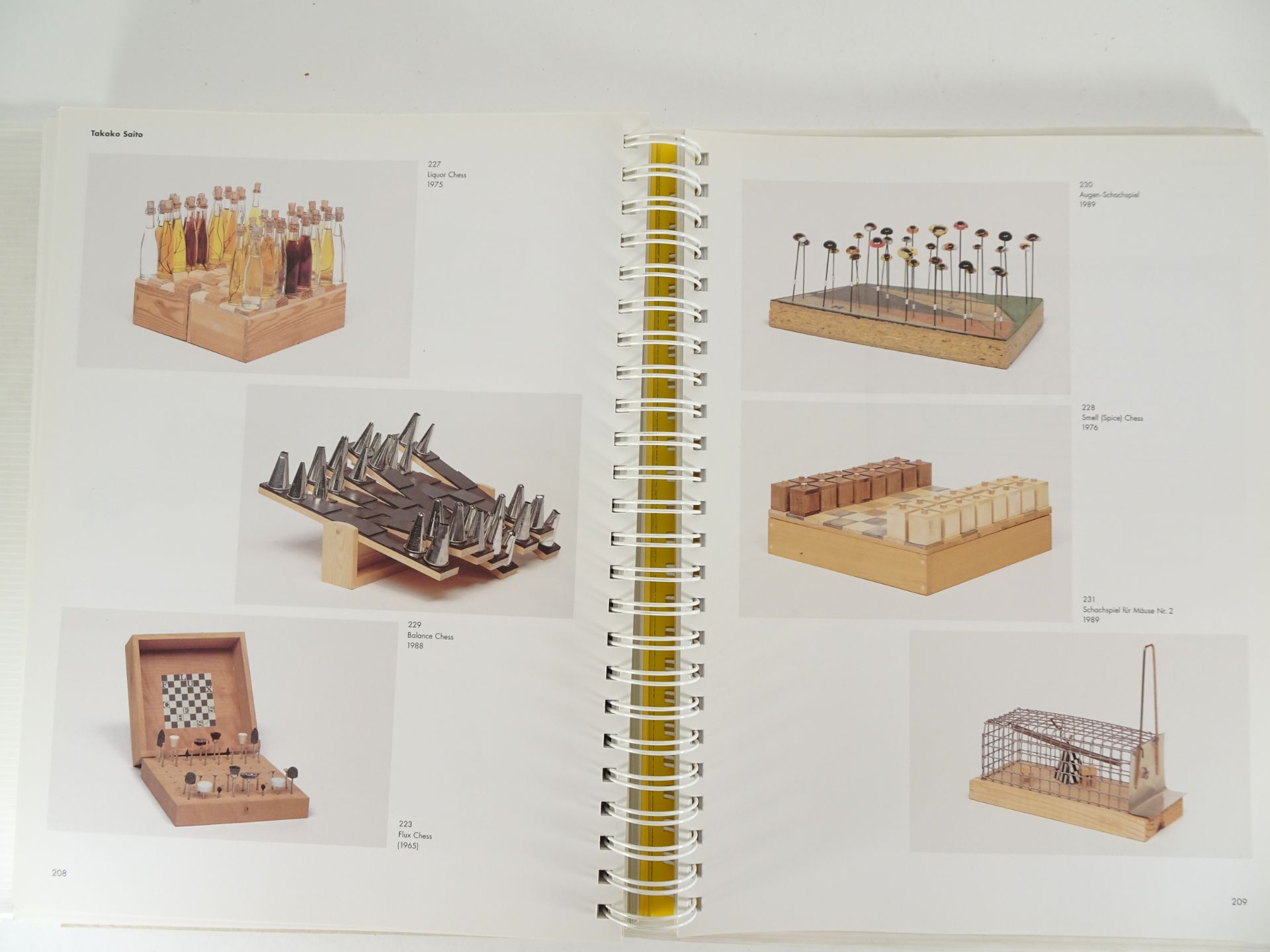 |Art| FLUXUS, "Fluxus. Eine lange Geschichte mit vielen Knoten. Fluxus in Deutschland 1962 - 1994" - Bild 15 aus 19