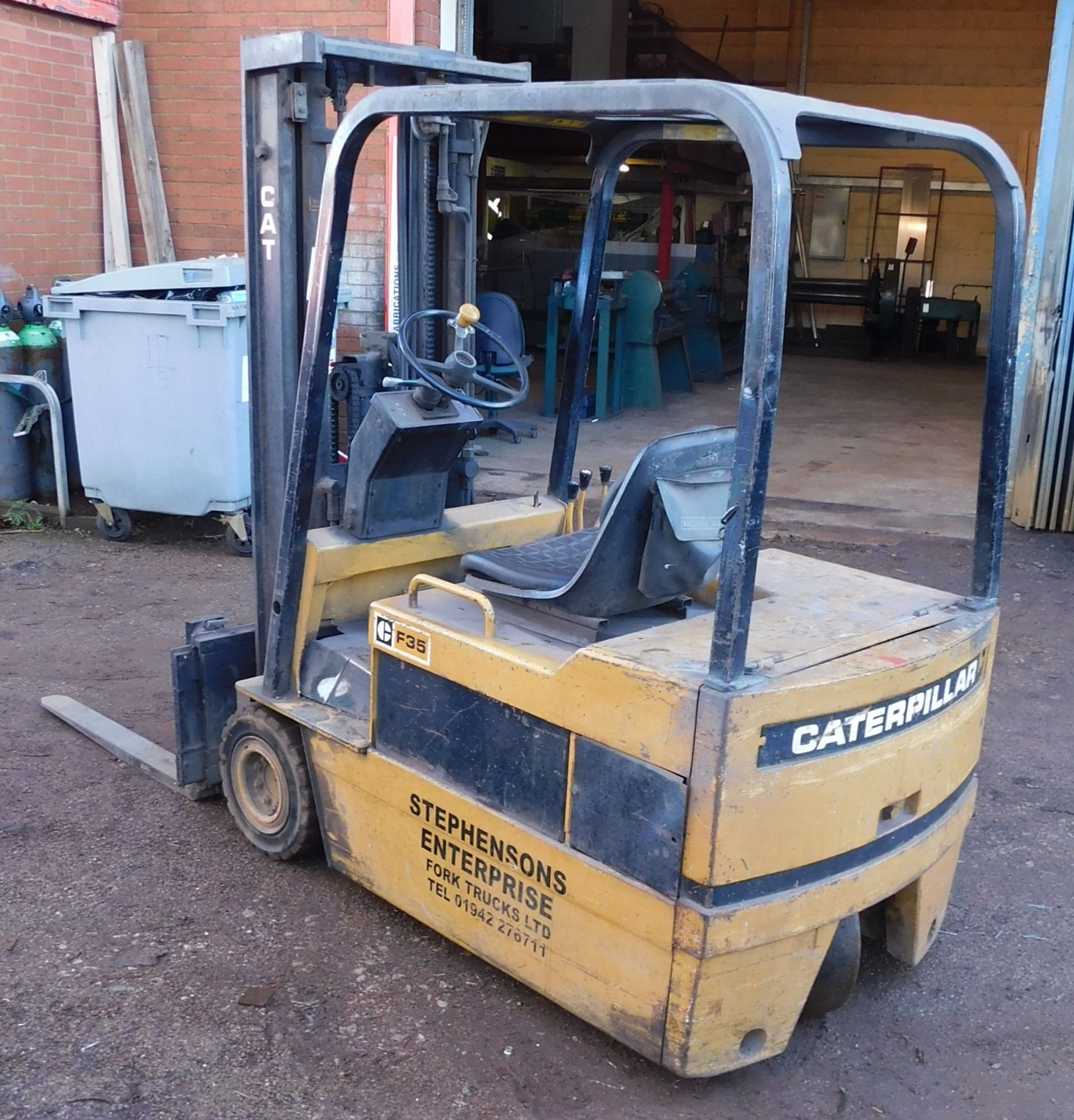 Caterpillar Model F35 Electric Forklift, Serial Number; 5EB1981, Capacity; 1750kg, 20,048 hours with - Bild 2 aus 16