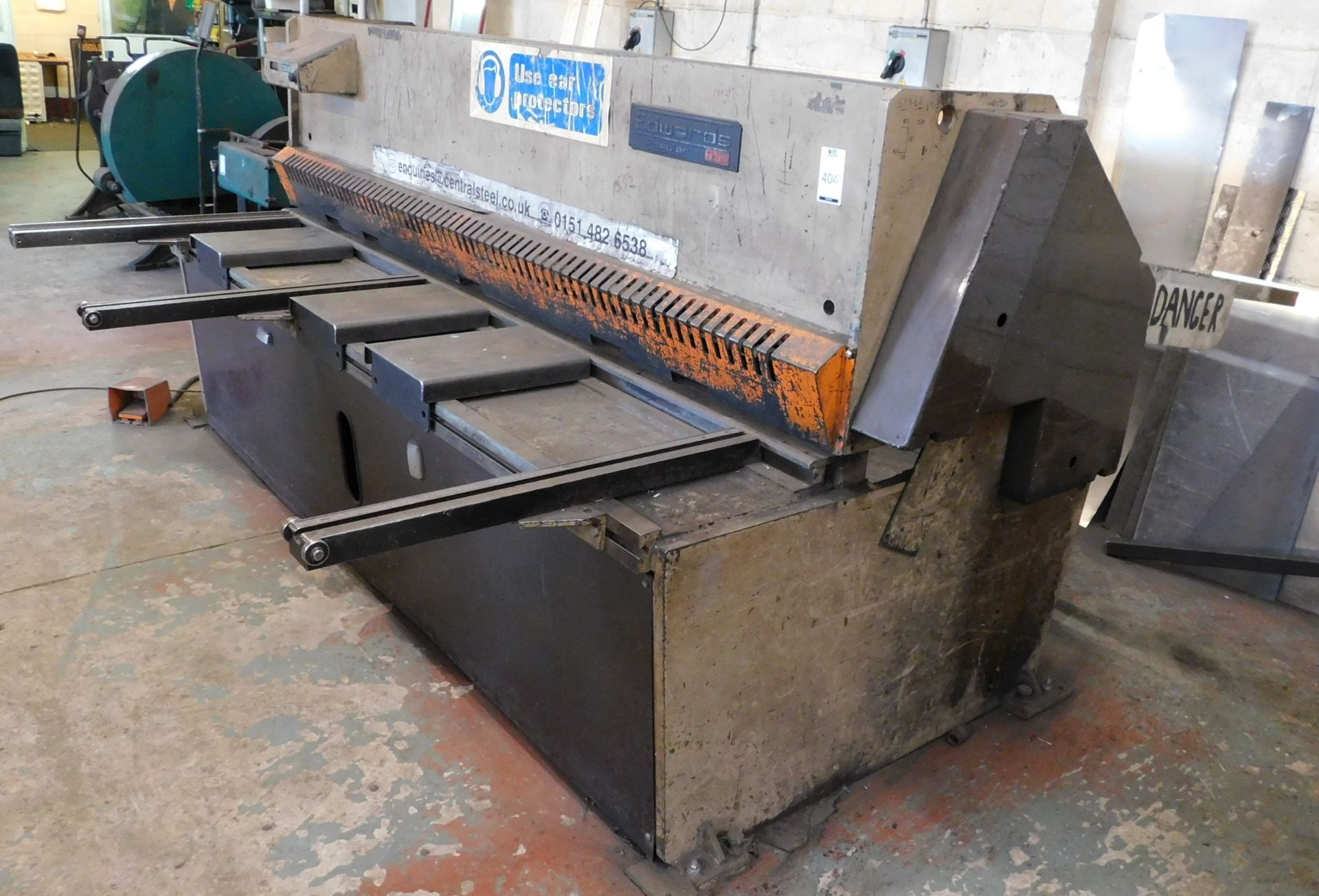 Edwards Model 6.5P/2500 Guillotine, Capacity 6.5 x 2530mm (Location: Liverpool. Please Refer to - Bild 5 aus 12