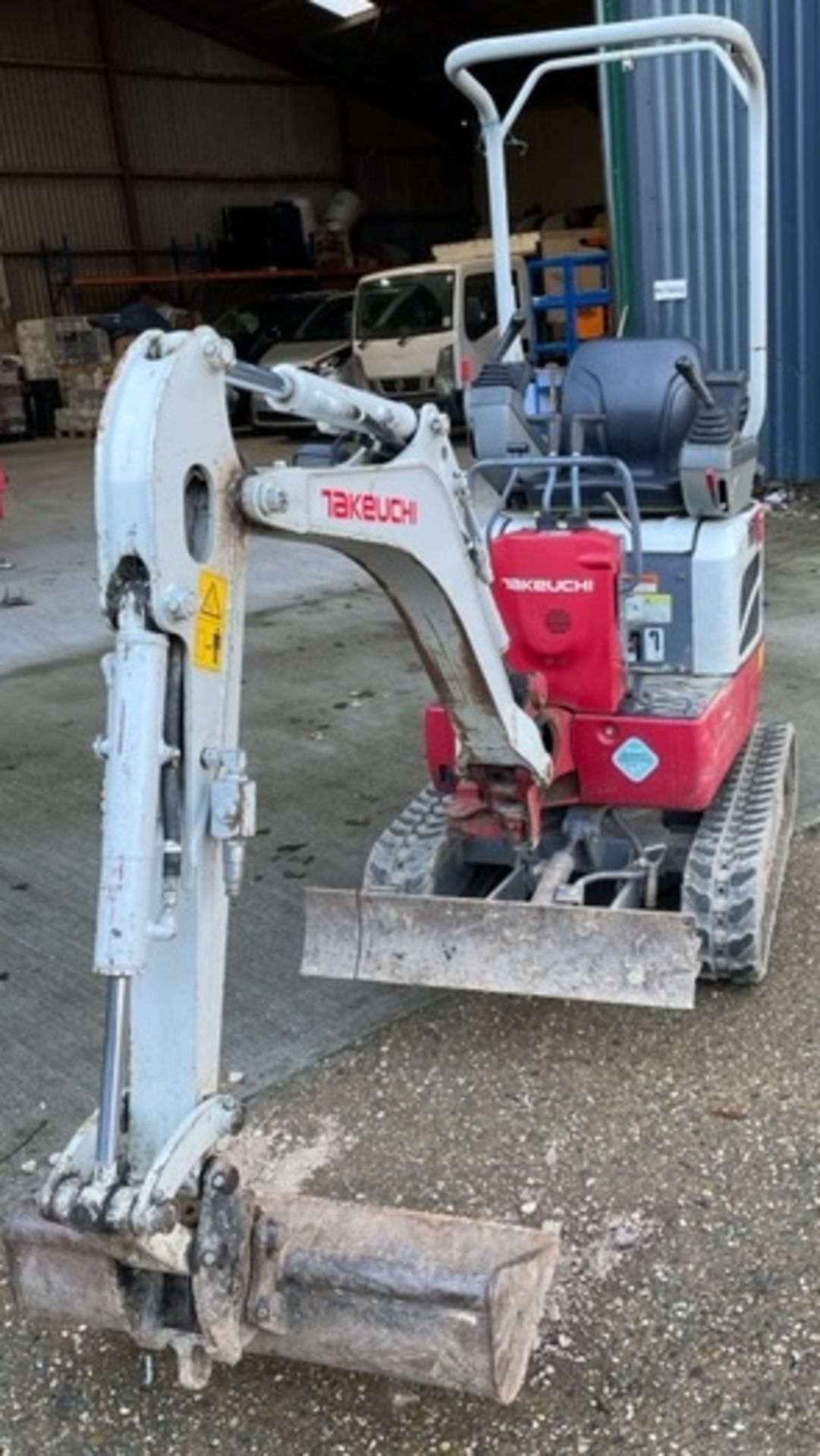 Takeuchi TB210R Compact Excavator with Rubber Tracks & Blade (2017), Serial Number; 211002308, 99 - Image 2 of 10