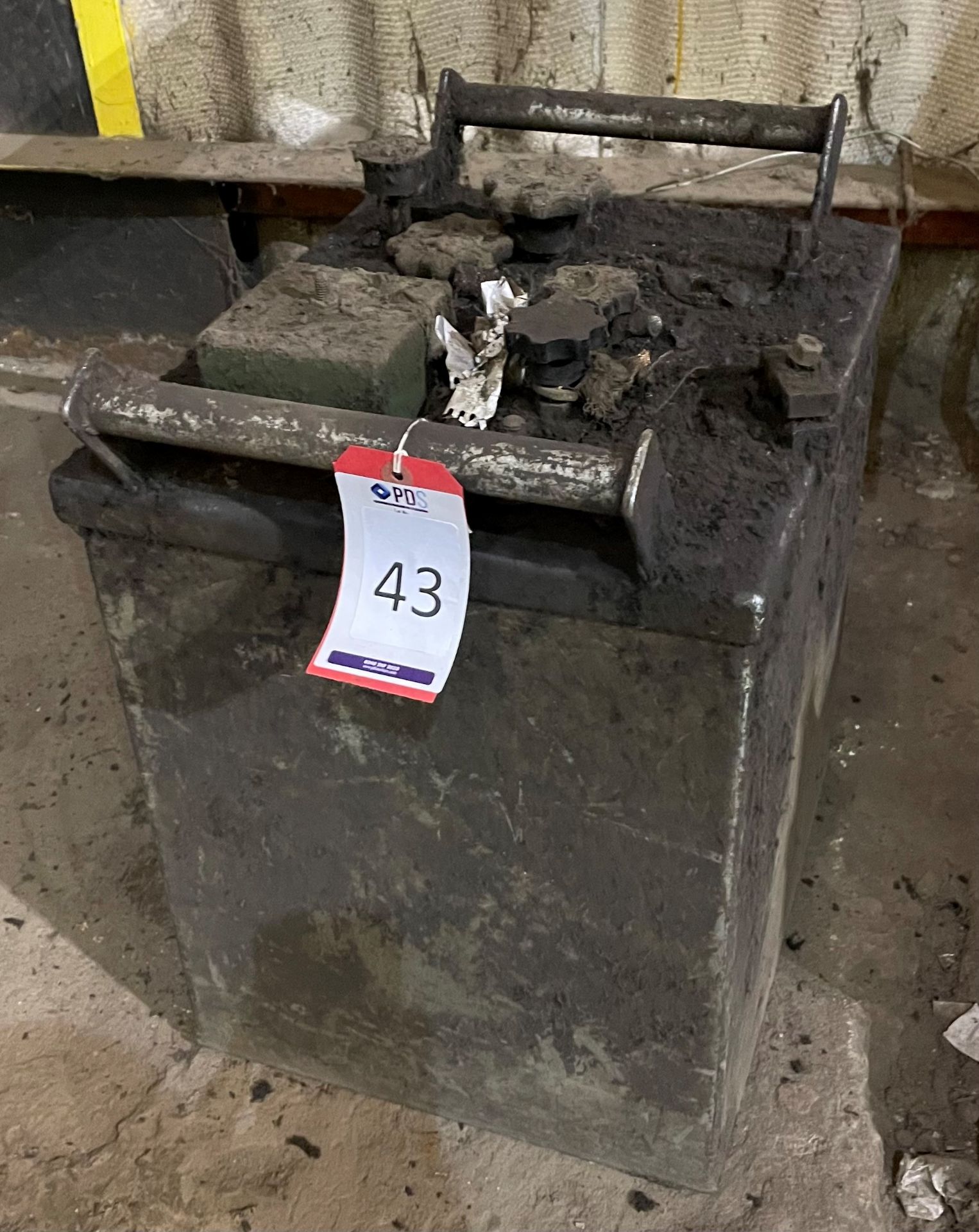 Unbadged Oil Cooled Welder (Welding Wires Cut by Unknown Party) (Location: Finedon - Please Refer to