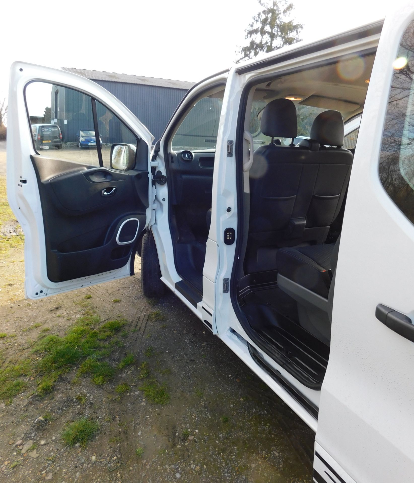 Vauxhall Vivaro 2900 LE NAV CDTI BT S/S Bi-Turbo, Registration EJ17 ZFW, First Registered May - Image 15 of 27