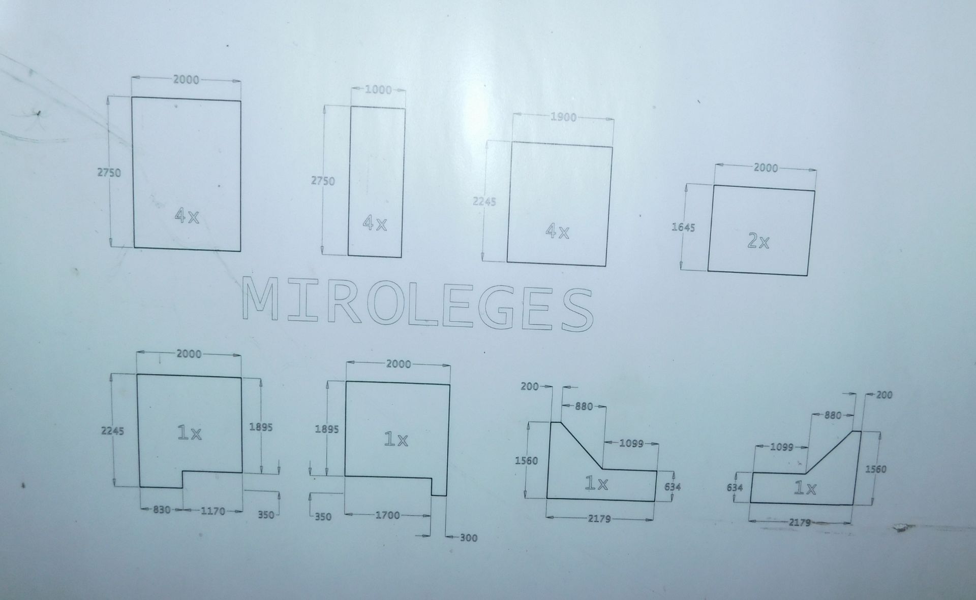 LED Mesh system to include:- 4 Main Controllers, 304 Slave Controllers,  396m2 of 6LED Mesh, 383m2 o - Image 13 of 16